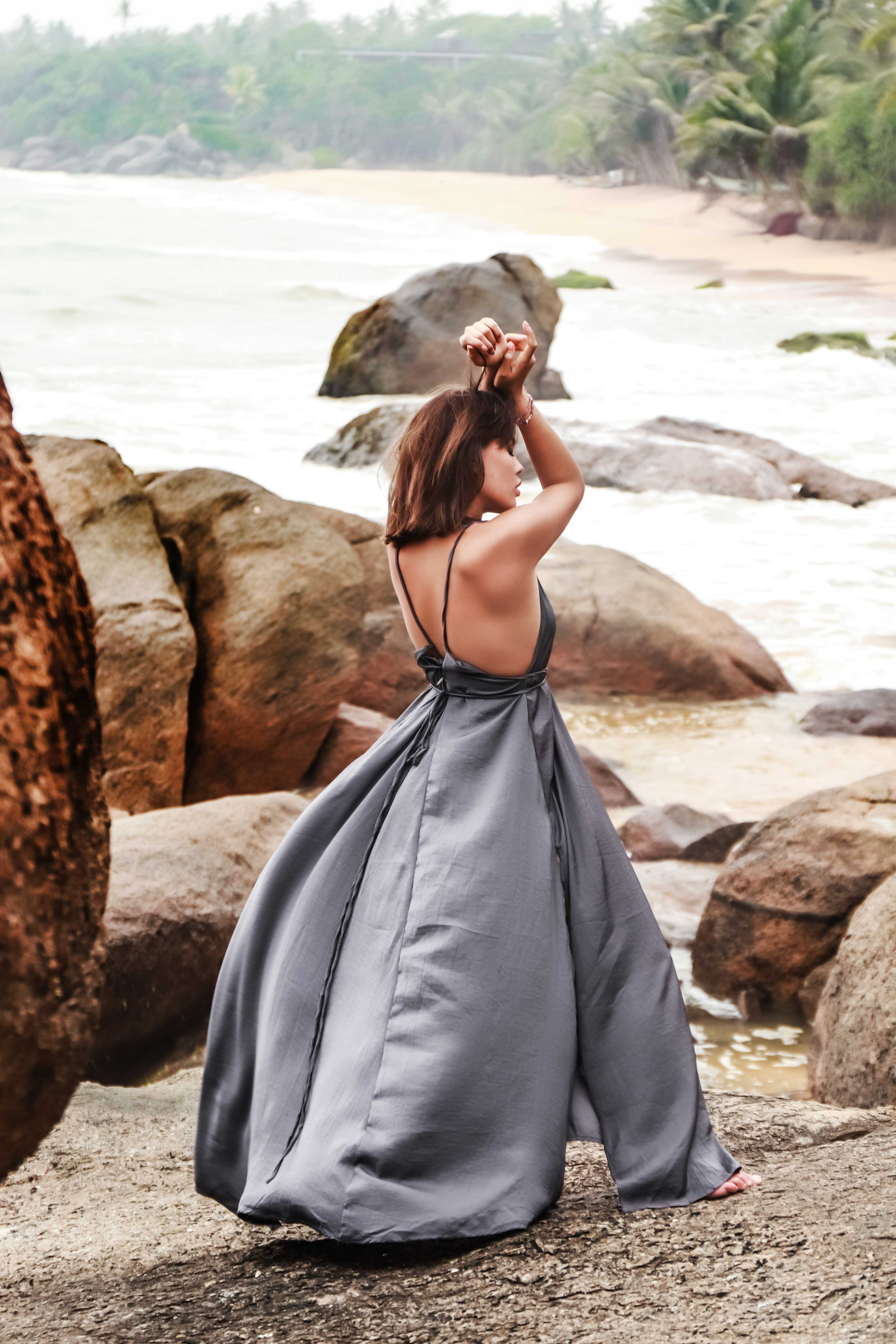 "Серия портретов на разных пляжах Шри-Ланки - путешествие женственности сквозь призму прибрежных пейзажей"