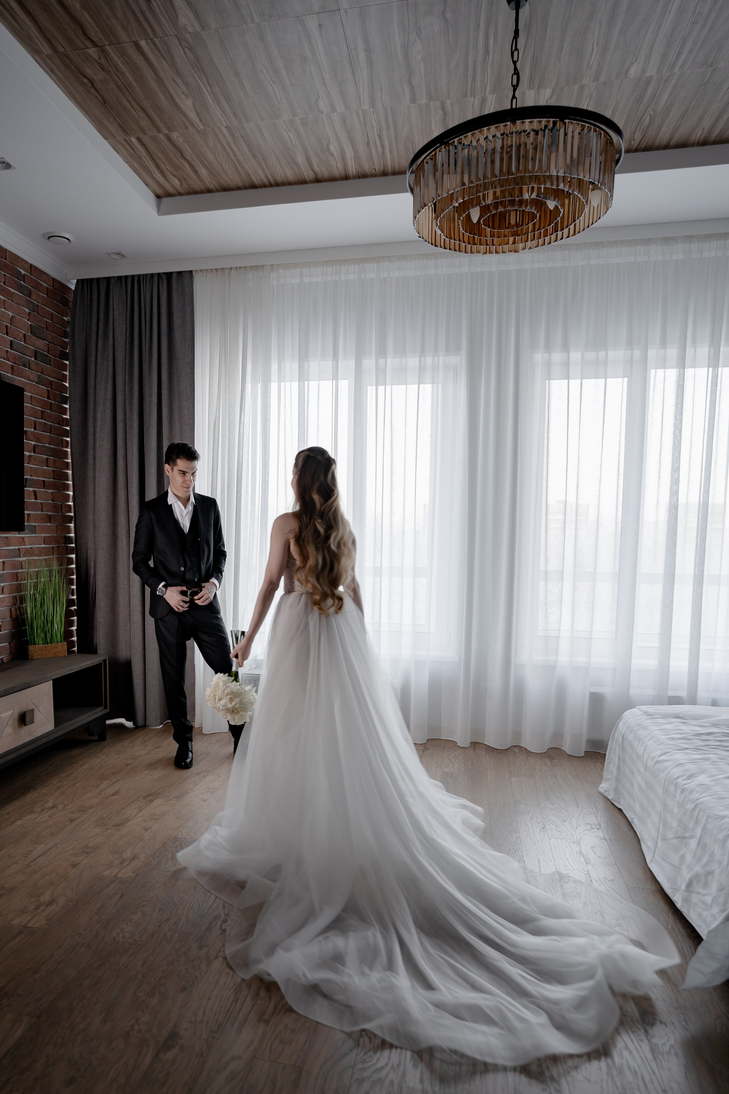 СВАДЕБНАЯ СЬЕМКА СБОРОВ В ОТЕЛЕ И ВЫЕЗД НА ЦЕРЕМОНИЮ (СНЯТО В СИБИРЕ В НИЖНЕВАРТОВСКЕ). Профессиональный фотограф, Санкт-Петербург — Виктория Богомолова