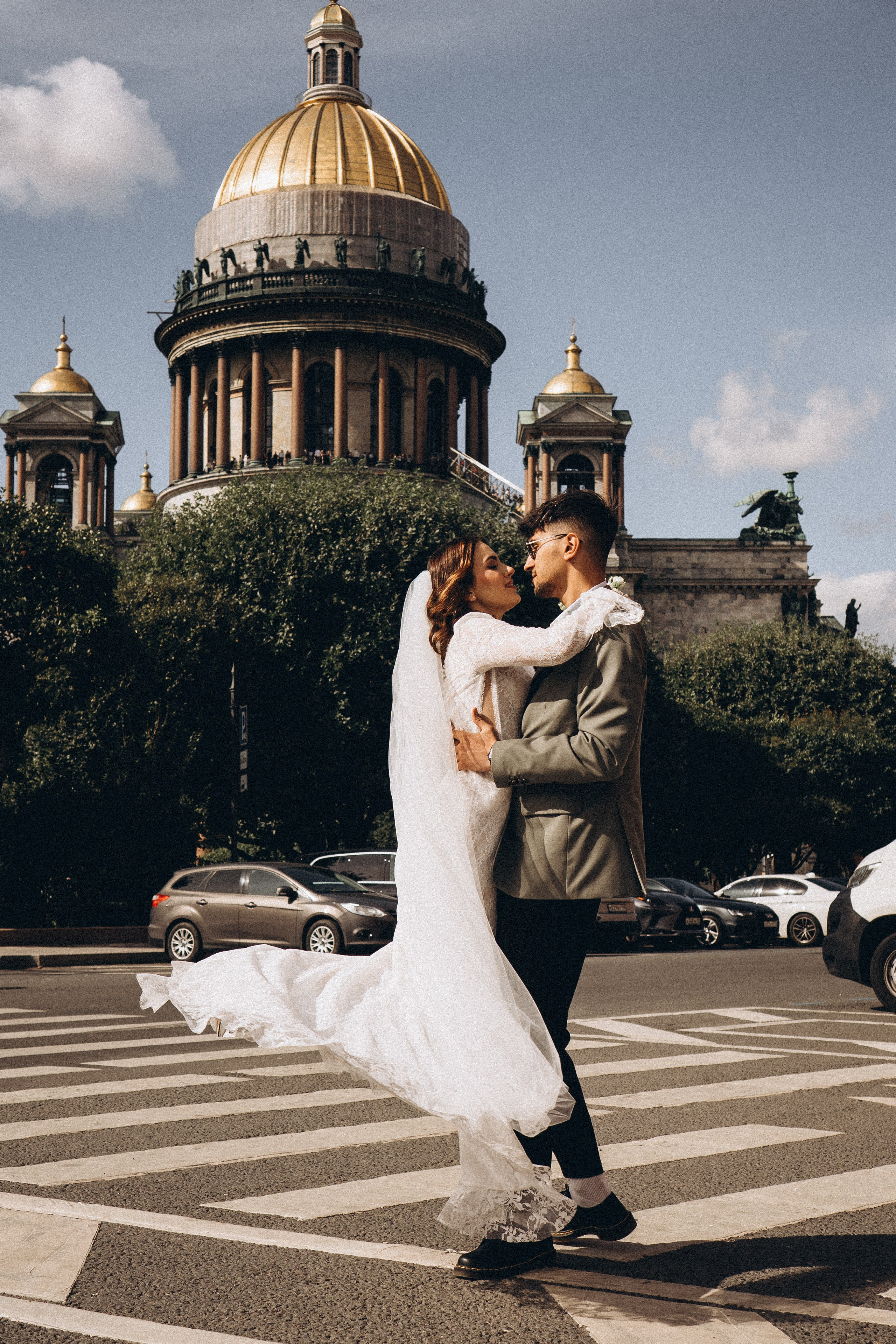 СВАДЕБНАЯ ПРОГУЛКА ВОЗЕ ИСАИКЕВСКОГО СОБОРА АСТОРИИ И ЗАКОНОДАЛЕТНОГО СОБРАНИЯ. Профессиональный фотограф, Санкт-Петербург — Виктория Богомолова
