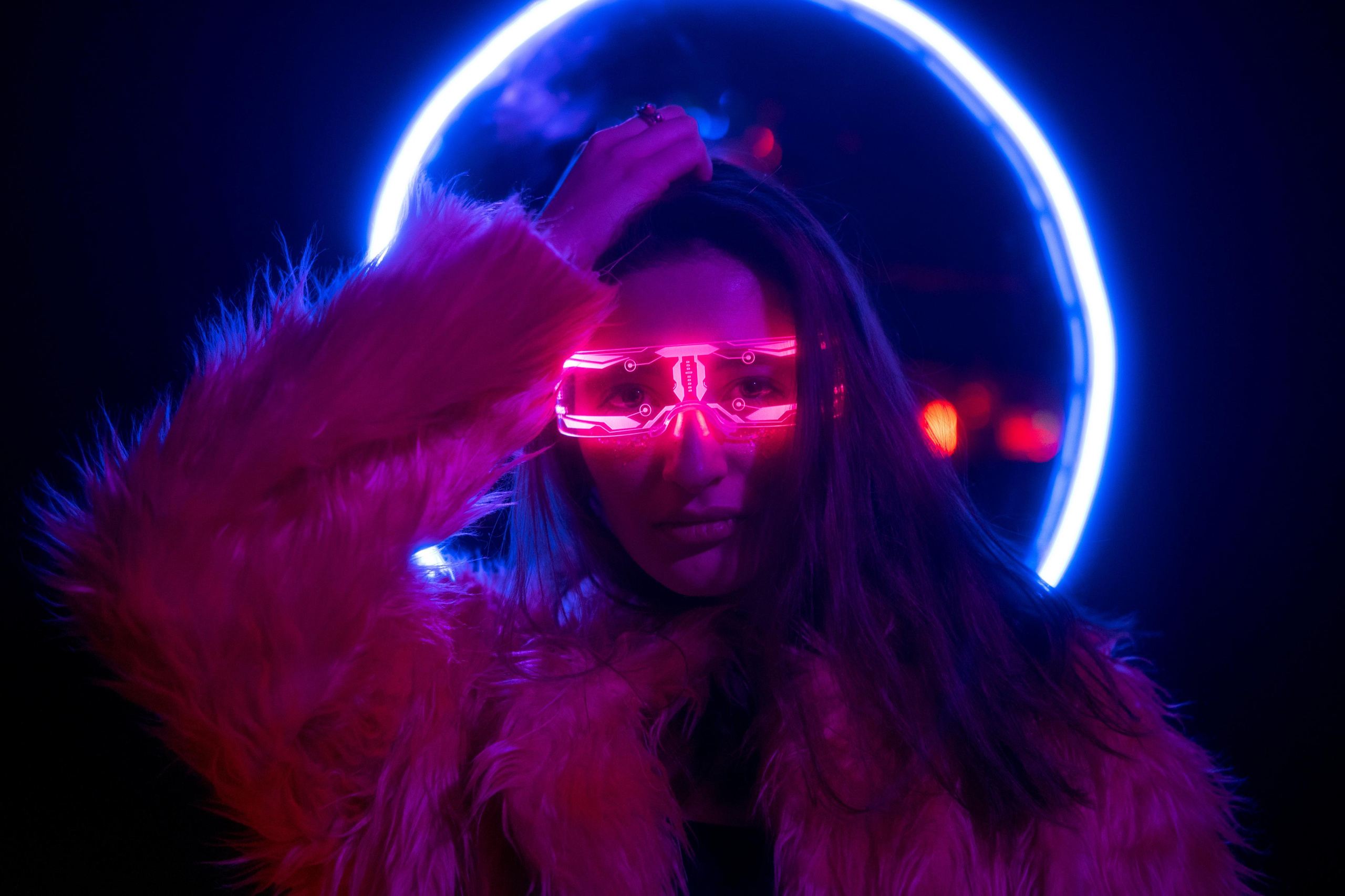 Vzpkk neon. Портретный фотограф в Москве Павел Щуплов