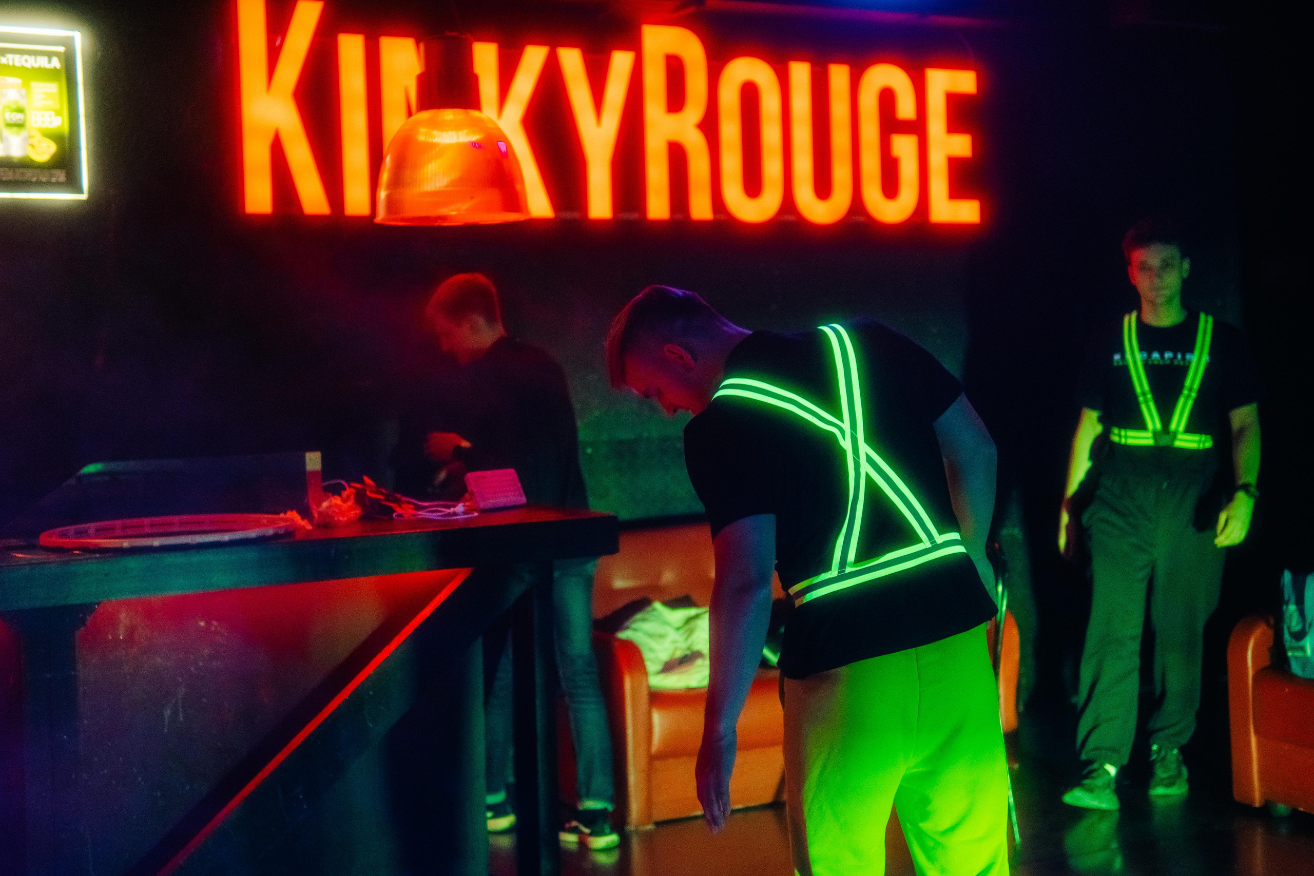 Vzpkk neon. Портретный фотограф в Москве Павел Щуплов