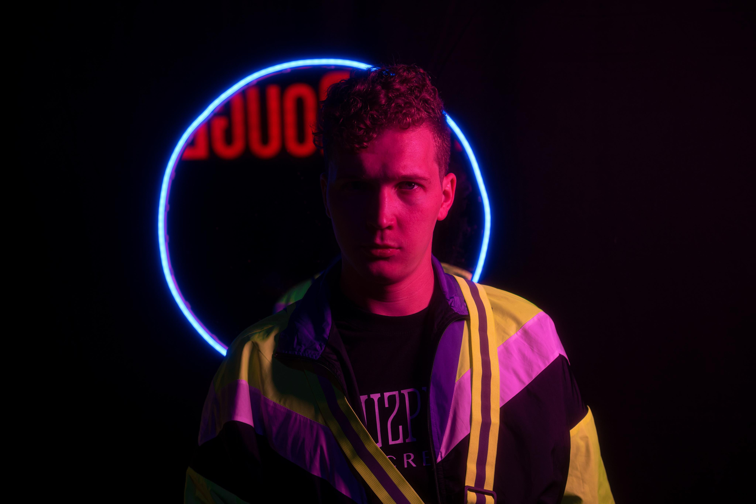 Vzpkk neon. Портретный фотограф в Москве Павел Щуплов