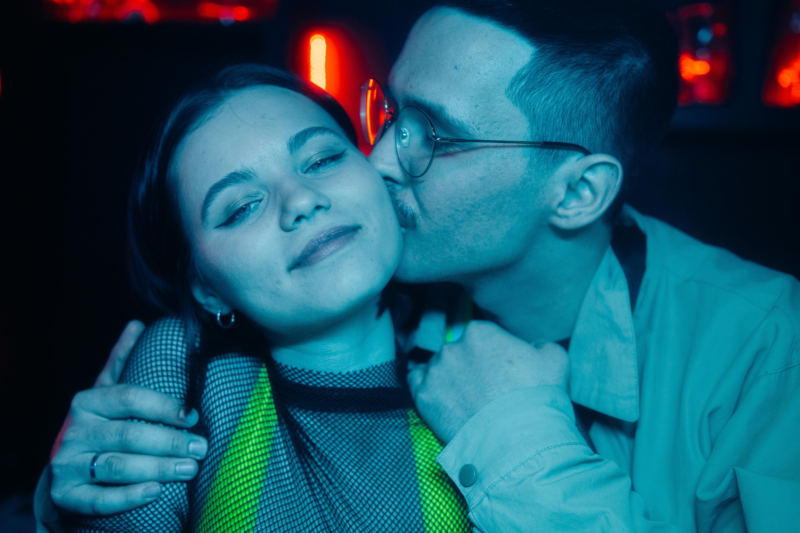 Vzpkk neon. Портретный фотограф в Москве Павел Щуплов