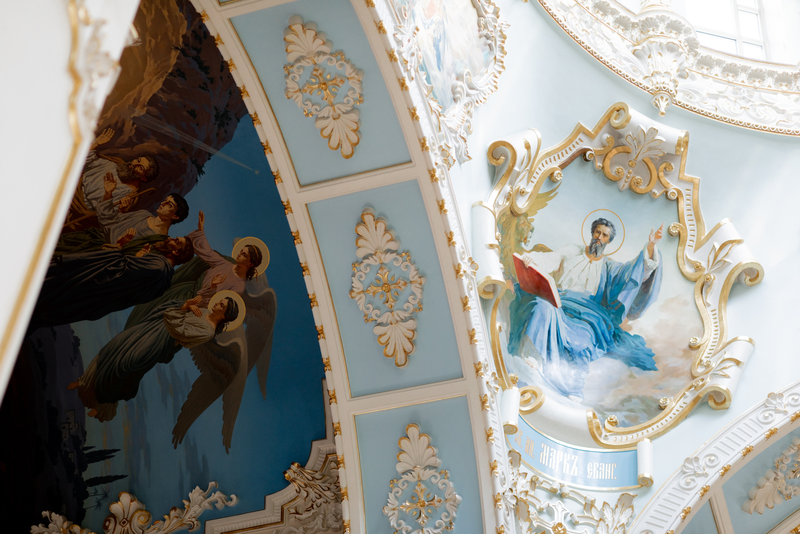 Фотографа на Крещение. Красильников Евгений — профессиональный фотограф в Ростове-на-Дону