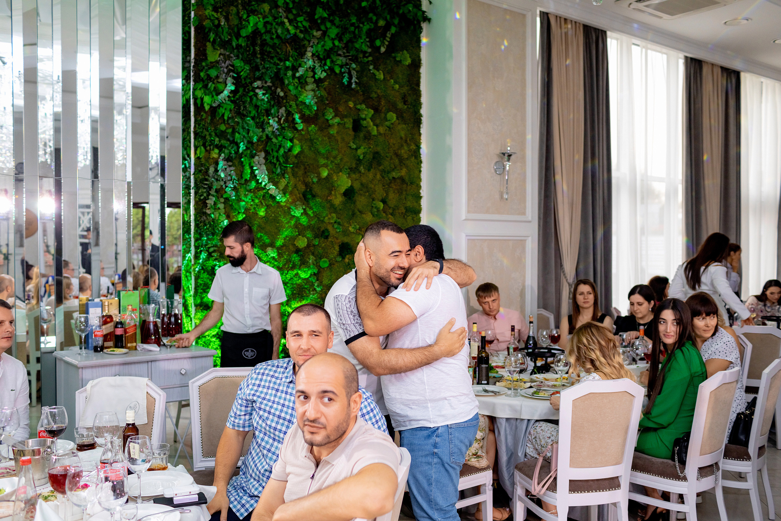 Заказать фотографа на выпускной г. Ростов-на-Дону. Красильников Евгений — профессиональный фотограф в Ростове-на-Дону