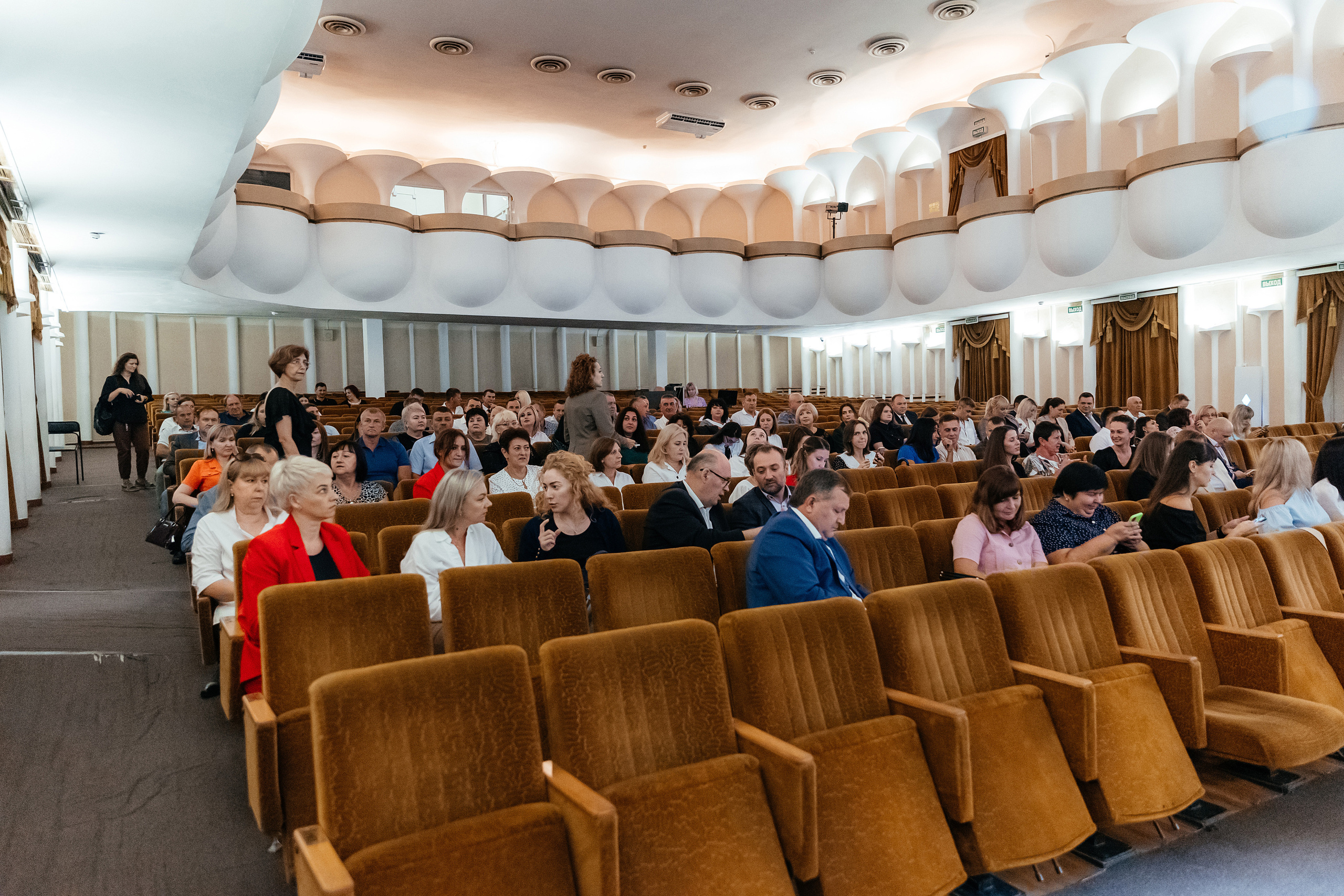 Профессиональная репортажная фотосъемка мероприятии в г. Ростове на дону. Красильников Евгений — профессиональный фотограф в Ростове-на-Дону