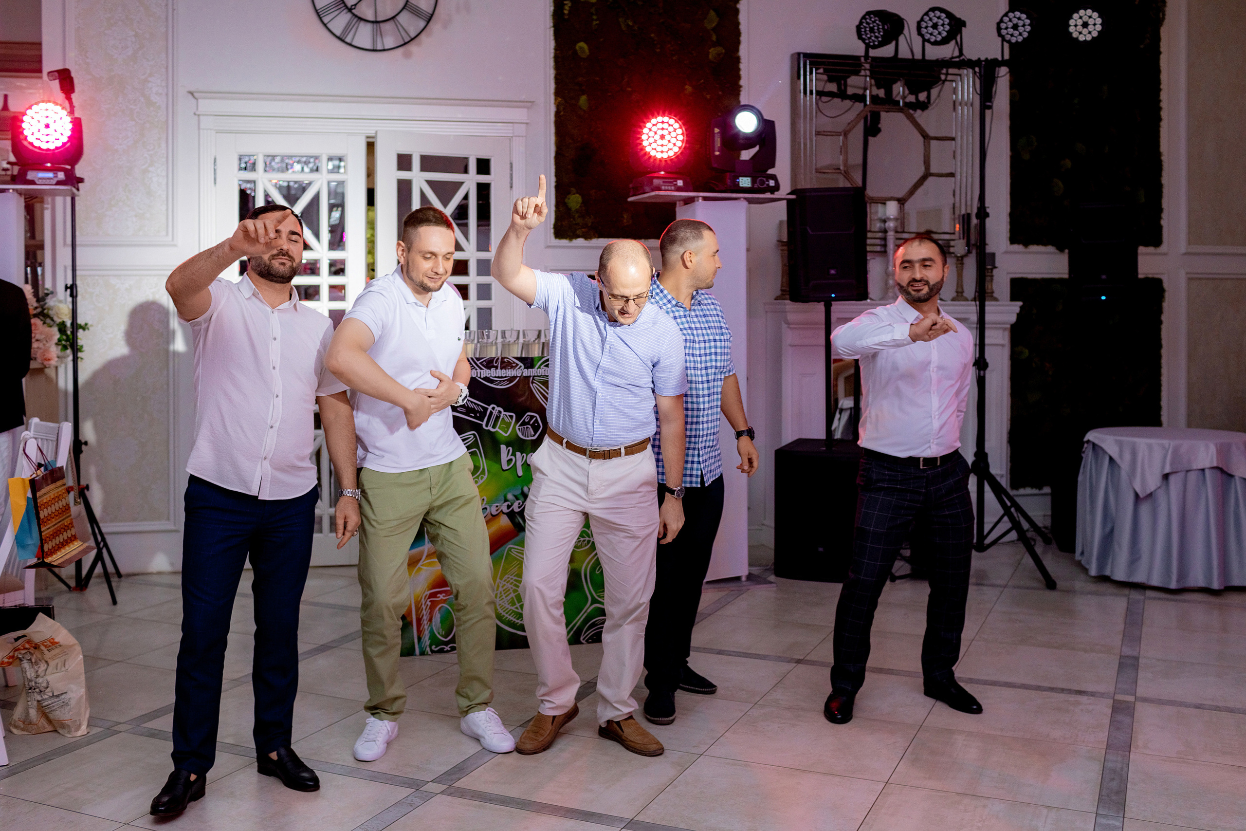 Заказать фотографа на выпускной г. Ростов-на-Дону. Красильников Евгений — профессиональный фотограф в Ростове-на-Дону