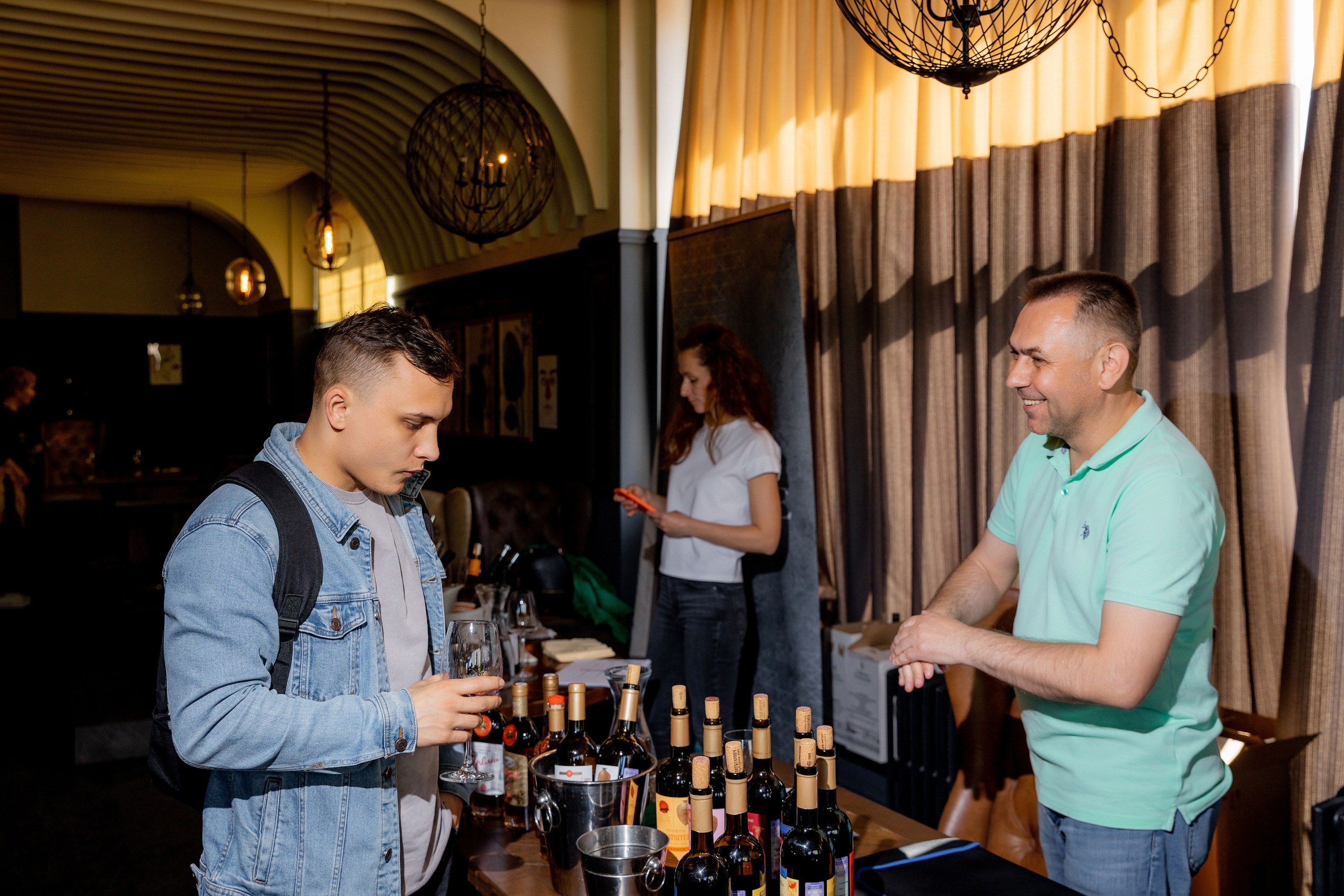 Репортажная съемка фестиваля вина г. Ростов-на-дону. Красильников Евгений — профессиональный фотограф в Ростове-на-Дону