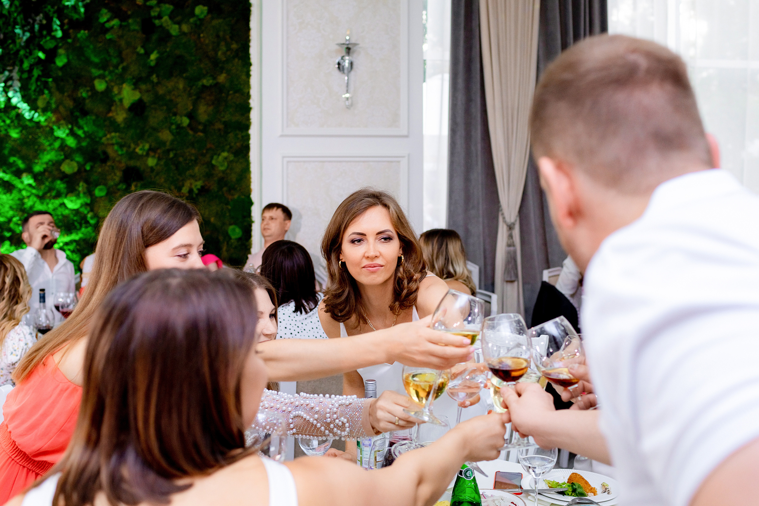 Заказать фотографа на выпускной г. Ростов-на-Дону. Красильников Евгений — профессиональный фотограф в Ростове-на-Дону