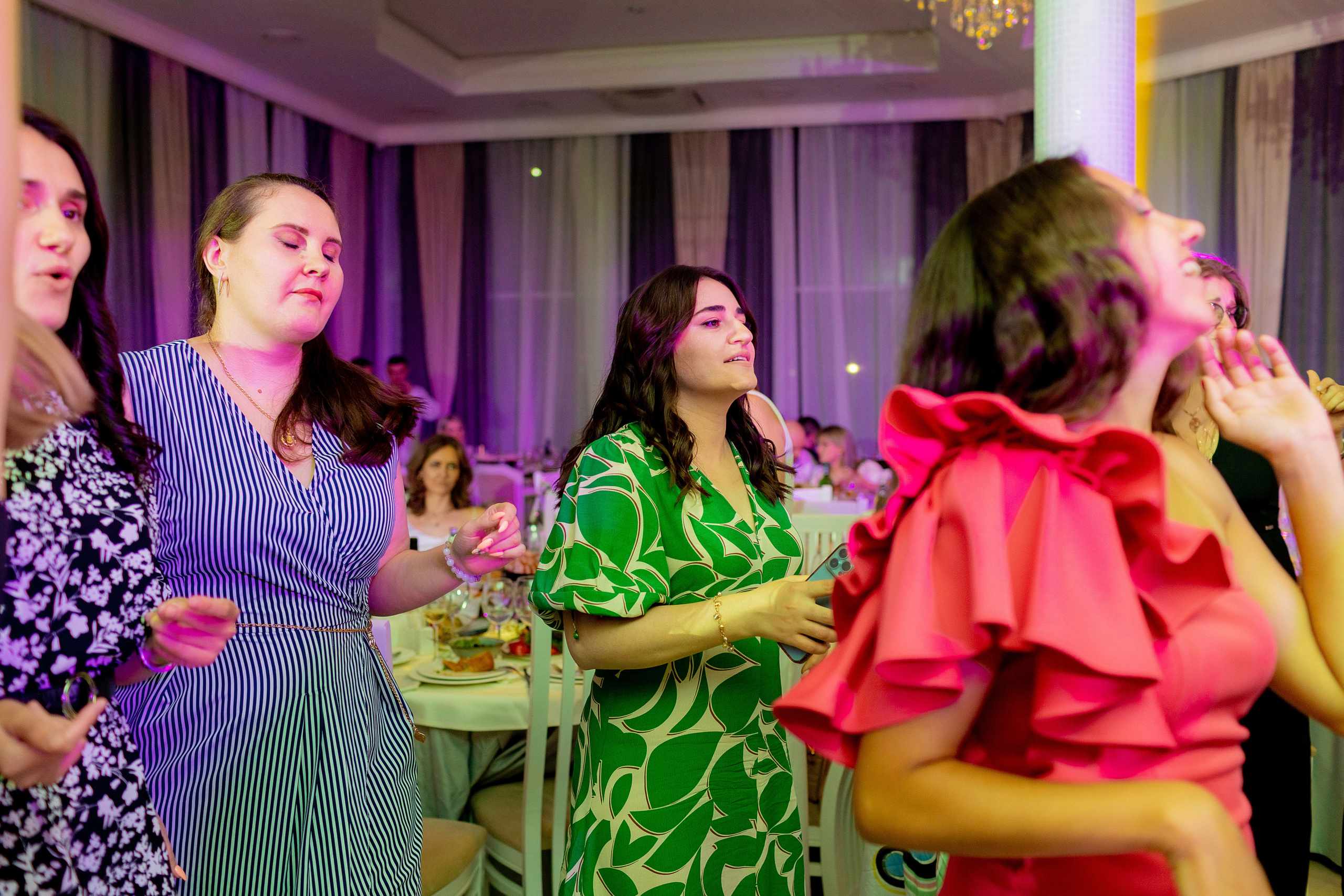 Заказать фотографа на выпускной г. Ростов-на-Дону. Красильников Евгений — профессиональный фотограф в Ростове-на-Дону