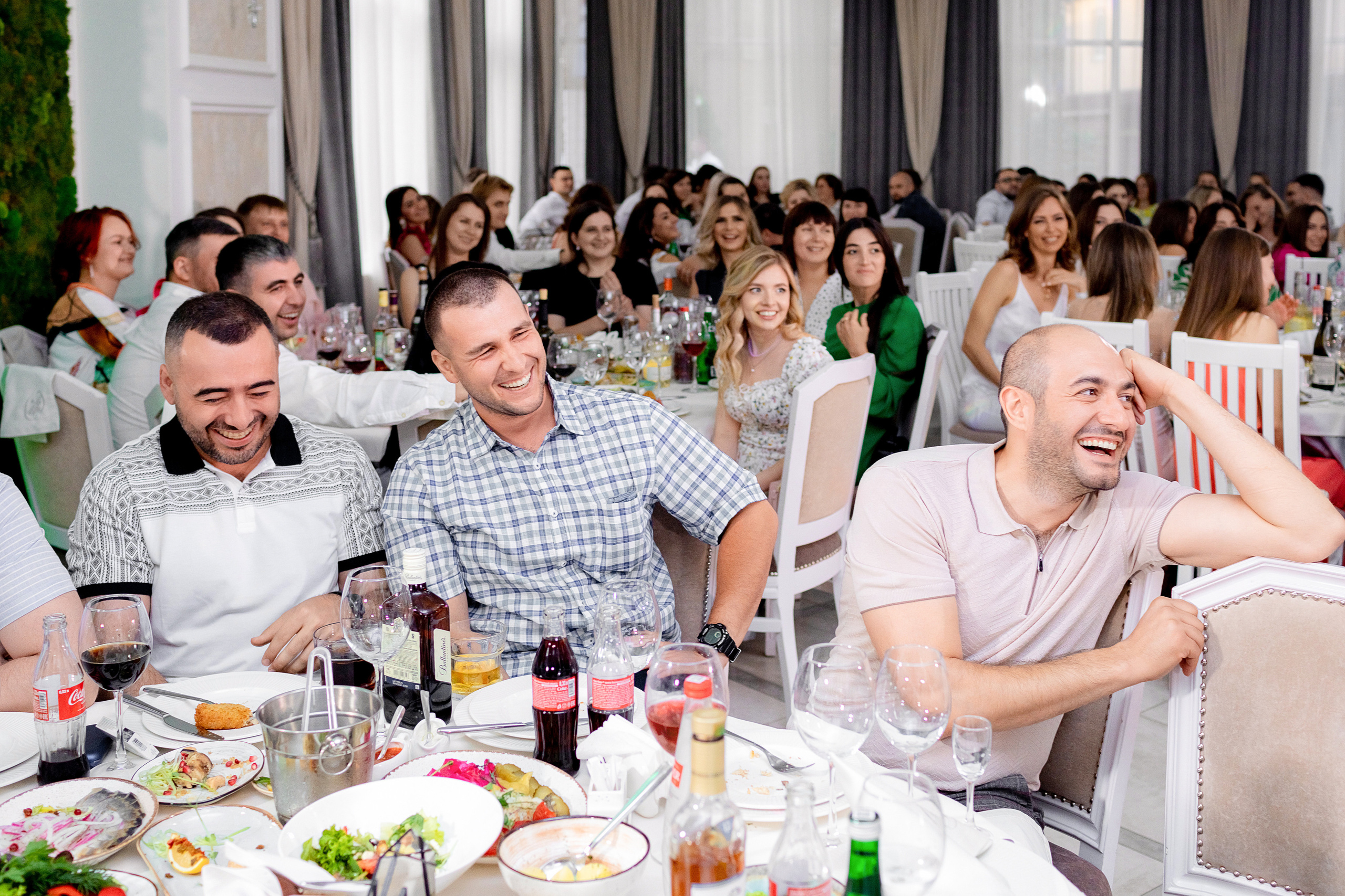 Заказать фотографа на выпускной г. Ростов-на-Дону. Красильников Евгений — профессиональный фотограф в Ростове-на-Дону