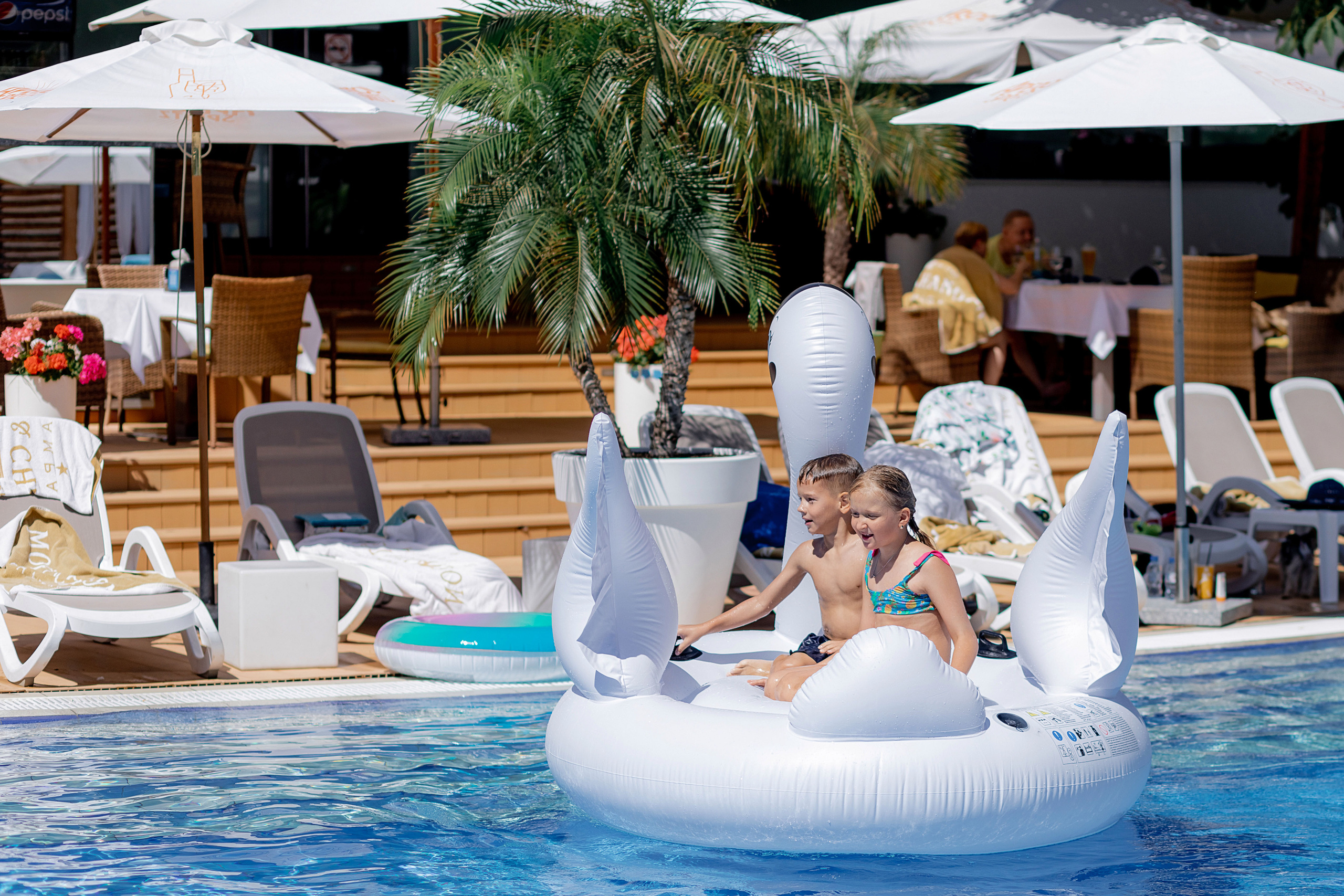 Фотограф на день рождения в ресторан. Красильников Евгений — профессиональный фотограф в Ростове-на-Дону