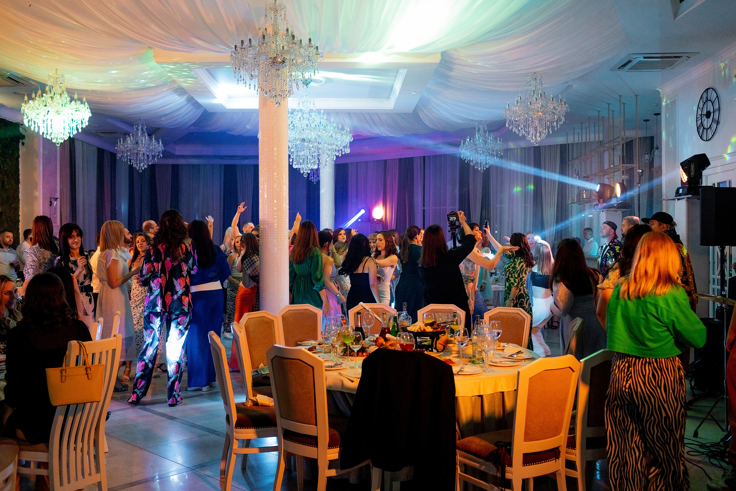 Заказать фотографа на выпускной г. Ростов-на-Дону. Красильников Евгений — профессиональный фотограф в Ростове-на-Дону