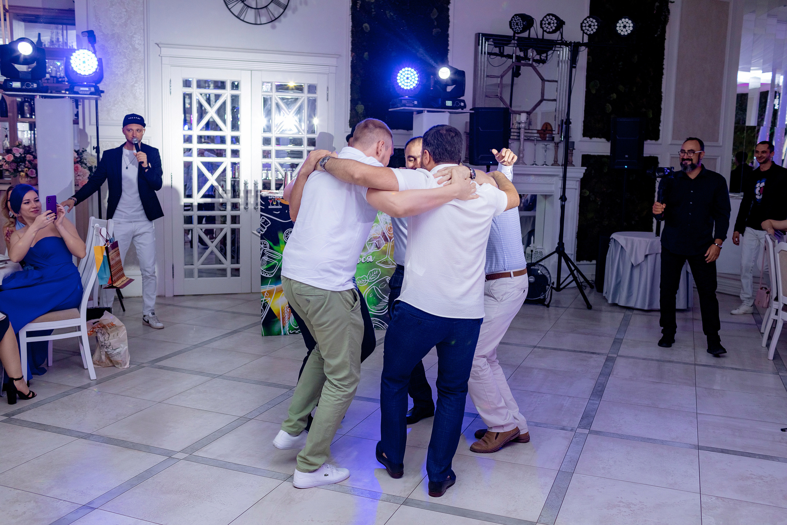 Заказать фотографа на выпускной г. Ростов-на-Дону. Красильников Евгений — профессиональный фотограф в Ростове-на-Дону