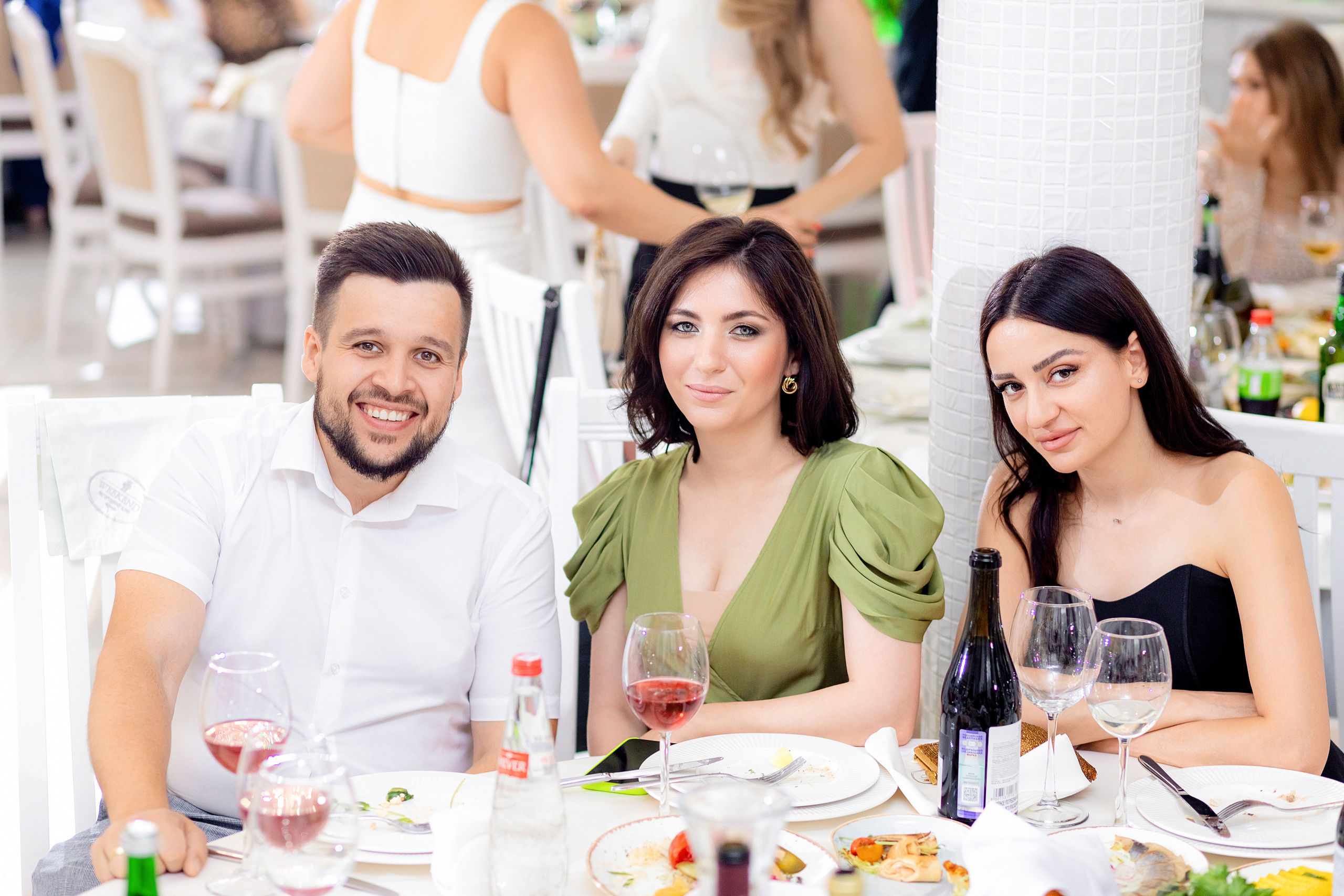 Заказать фотографа на выпускной г. Ростов-на-Дону. Красильников Евгений — профессиональный фотограф в Ростове-на-Дону