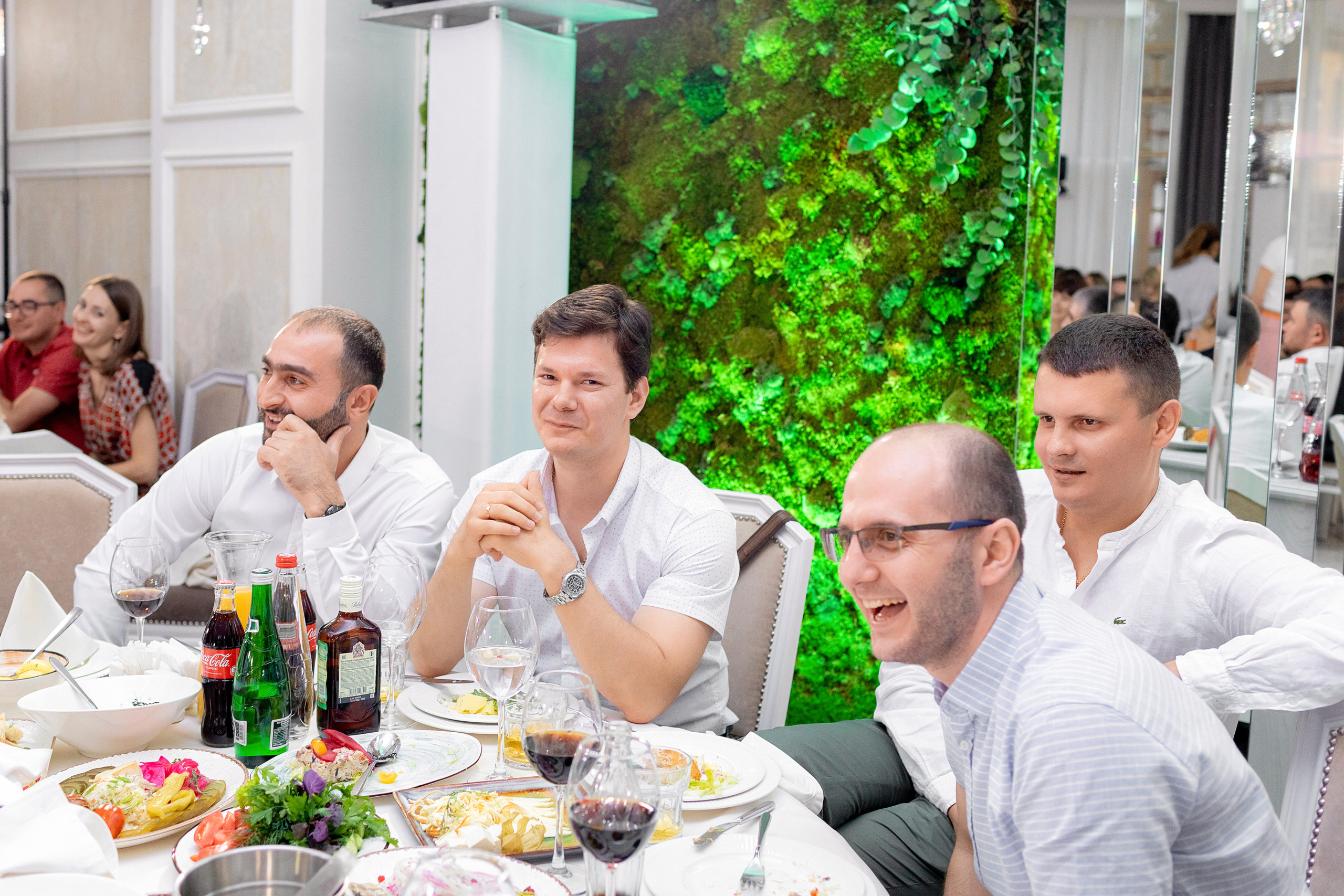 Заказать фотографа на выпускной г. Ростов-на-Дону. Красильников Евгений — профессиональный фотограф в Ростове-на-Дону