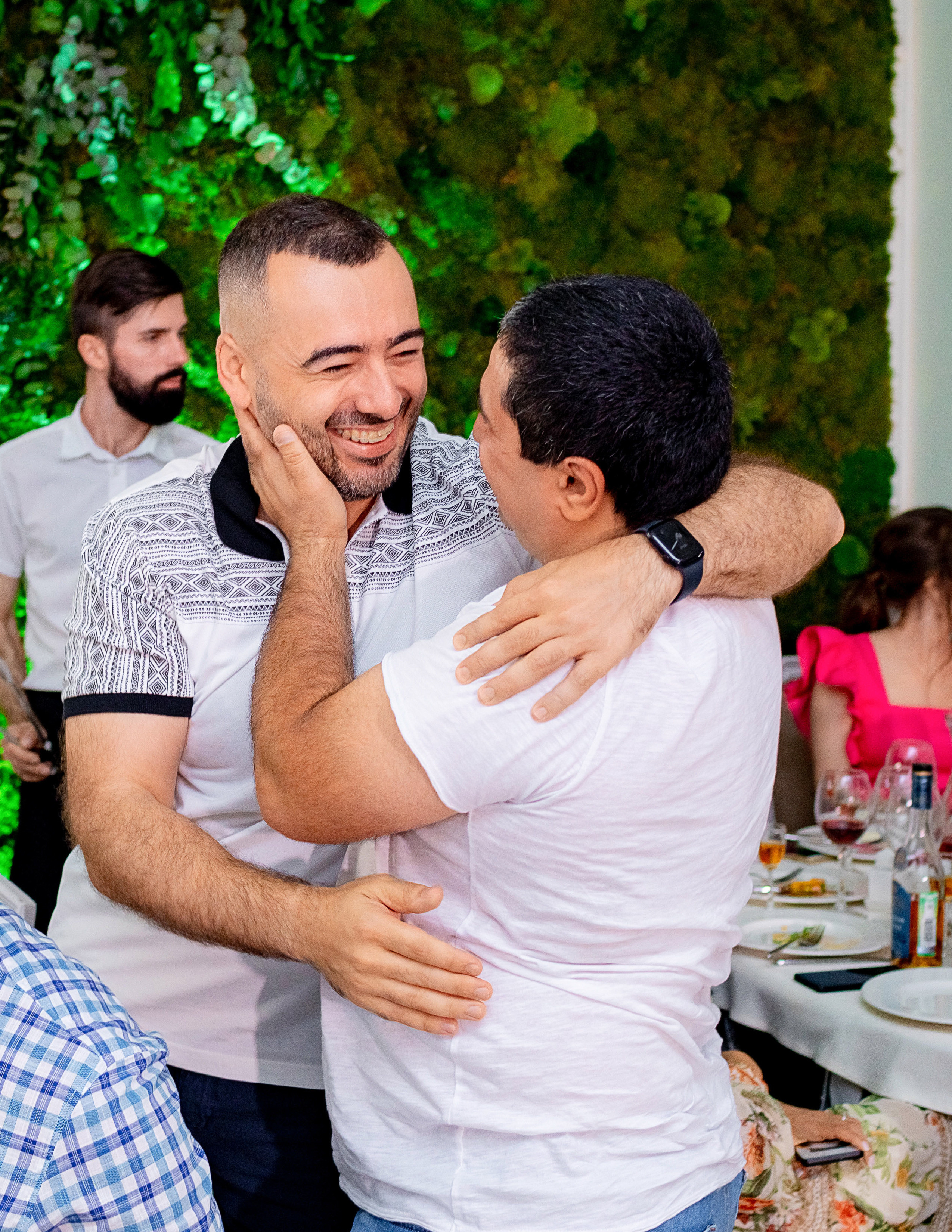 Заказать фотографа на выпускной г. Ростов-на-Дону. Красильников Евгений — профессиональный фотограф в Ростове-на-Дону