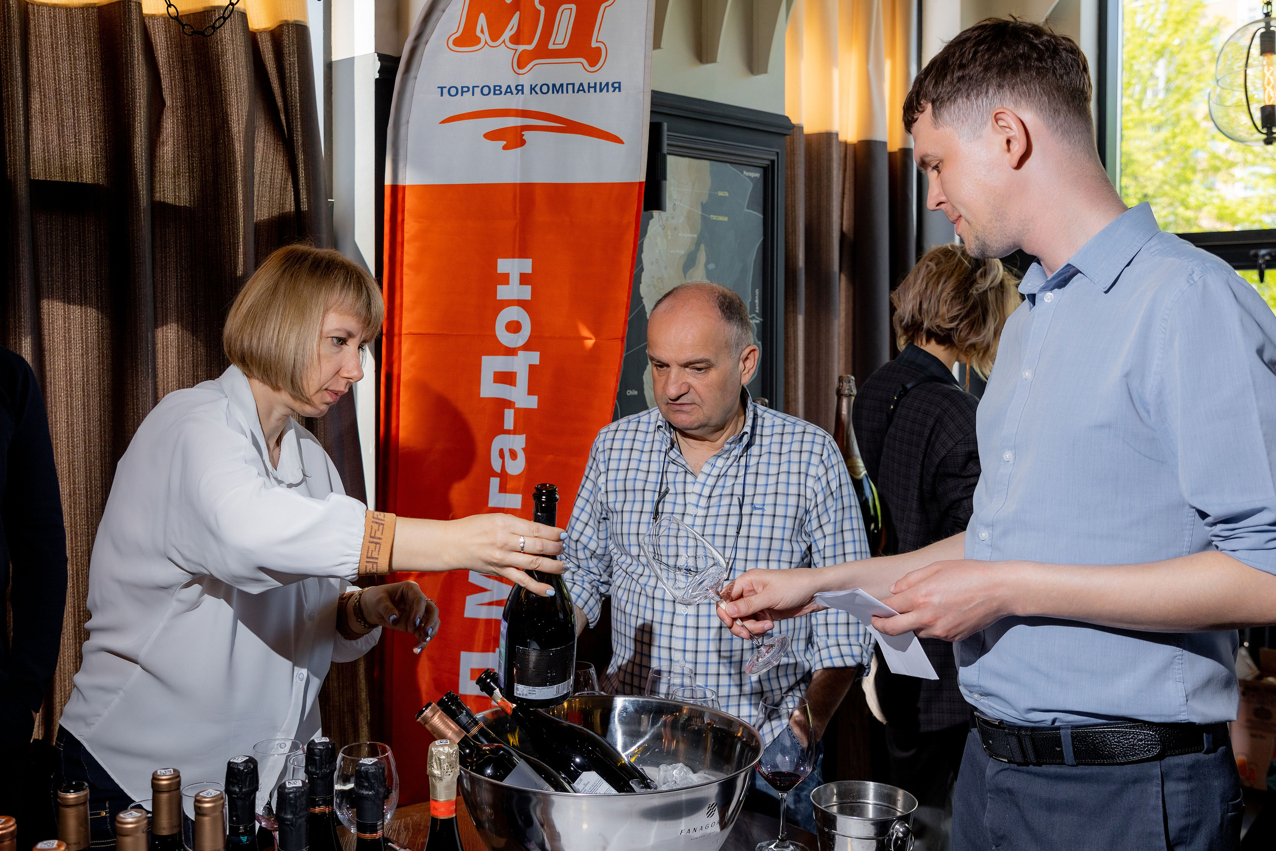 Репортажная съемка фестиваля вина г. Ростов-на-дону. Красильников Евгений — профессиональный фотограф в Ростове-на-Дону