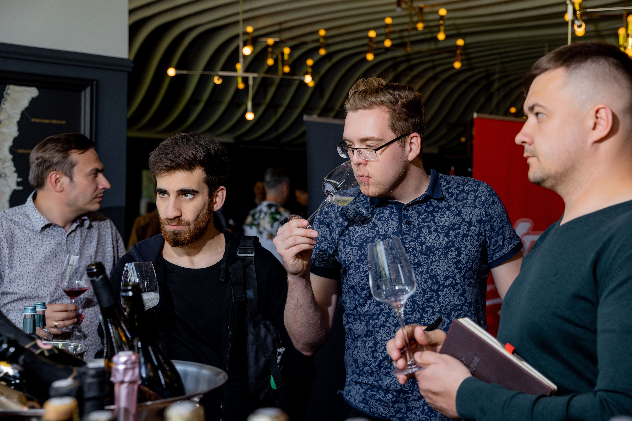 Репортажная съемка фестиваля вина г. Ростов-на-дону. Красильников Евгений — профессиональный фотограф в Ростове-на-Дону