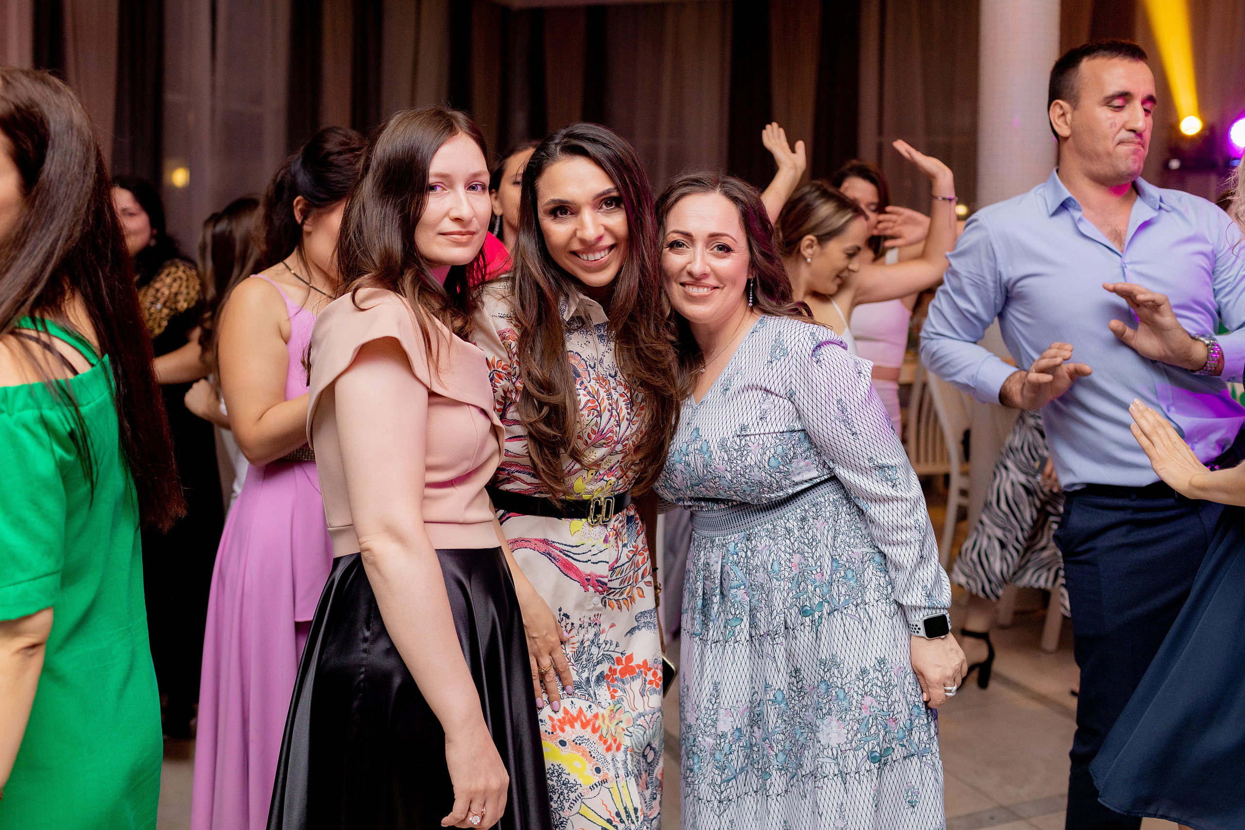 Заказать фотографа на выпускной г. Ростов-на-Дону. Красильников Евгений — профессиональный фотограф в Ростове-на-Дону