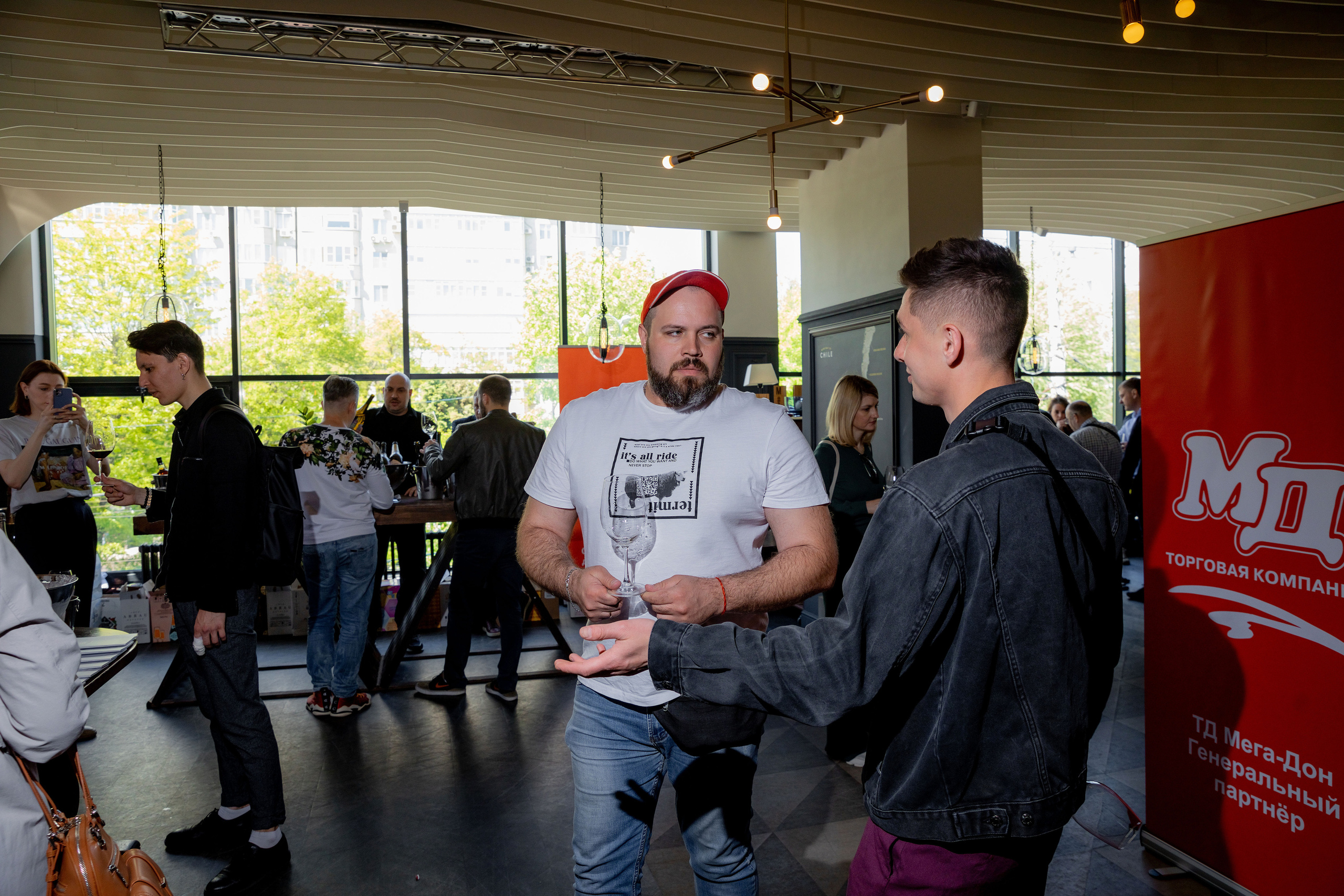 Репортажная съемка фестиваля вина г. Ростов-на-дону. Красильников Евгений — профессиональный фотограф в Ростове-на-Дону