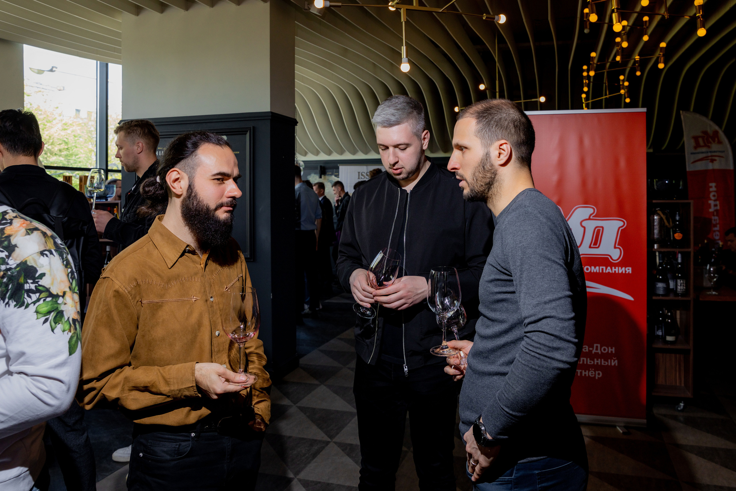 Репортажная съемка фестиваля вина г. Ростов-на-дону. Красильников Евгений — профессиональный фотограф в Ростове-на-Дону