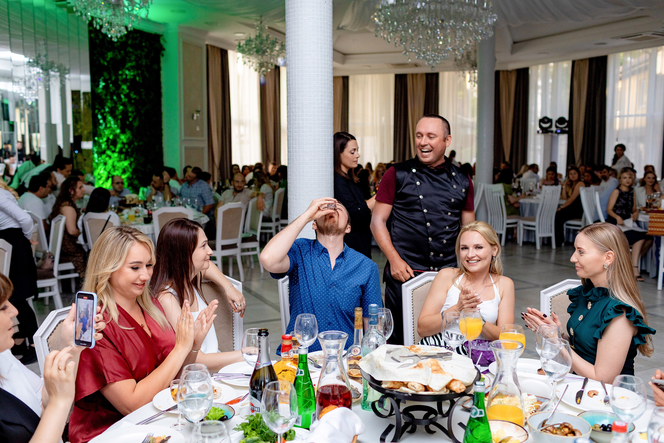 Заказать фотографа на выпускной г. Ростов-на-Дону. Красильников Евгений — профессиональный фотограф в Ростове-на-Дону