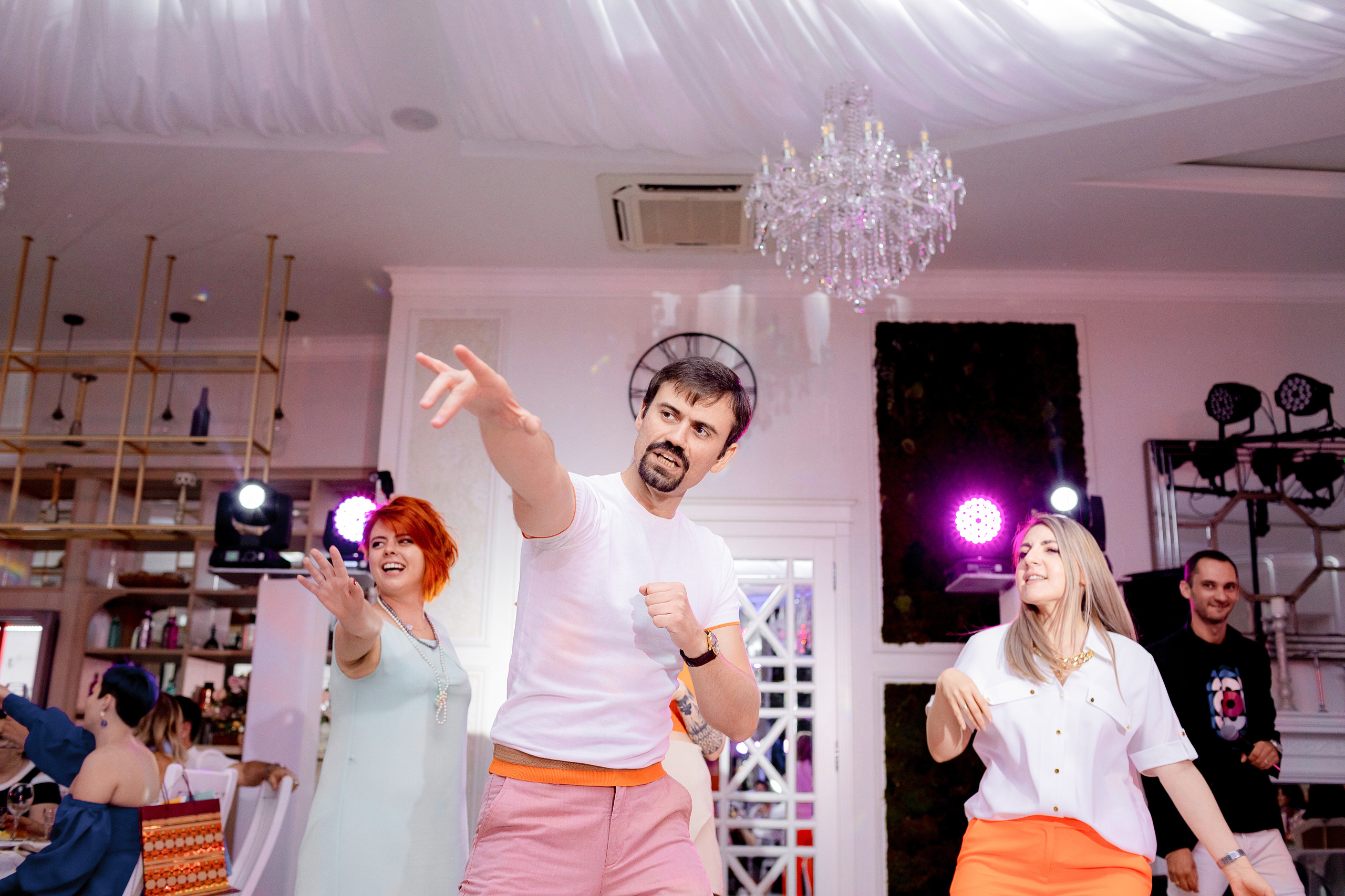 Заказать фотографа на выпускной г. Ростов-на-Дону. Красильников Евгений — профессиональный фотограф в Ростове-на-Дону