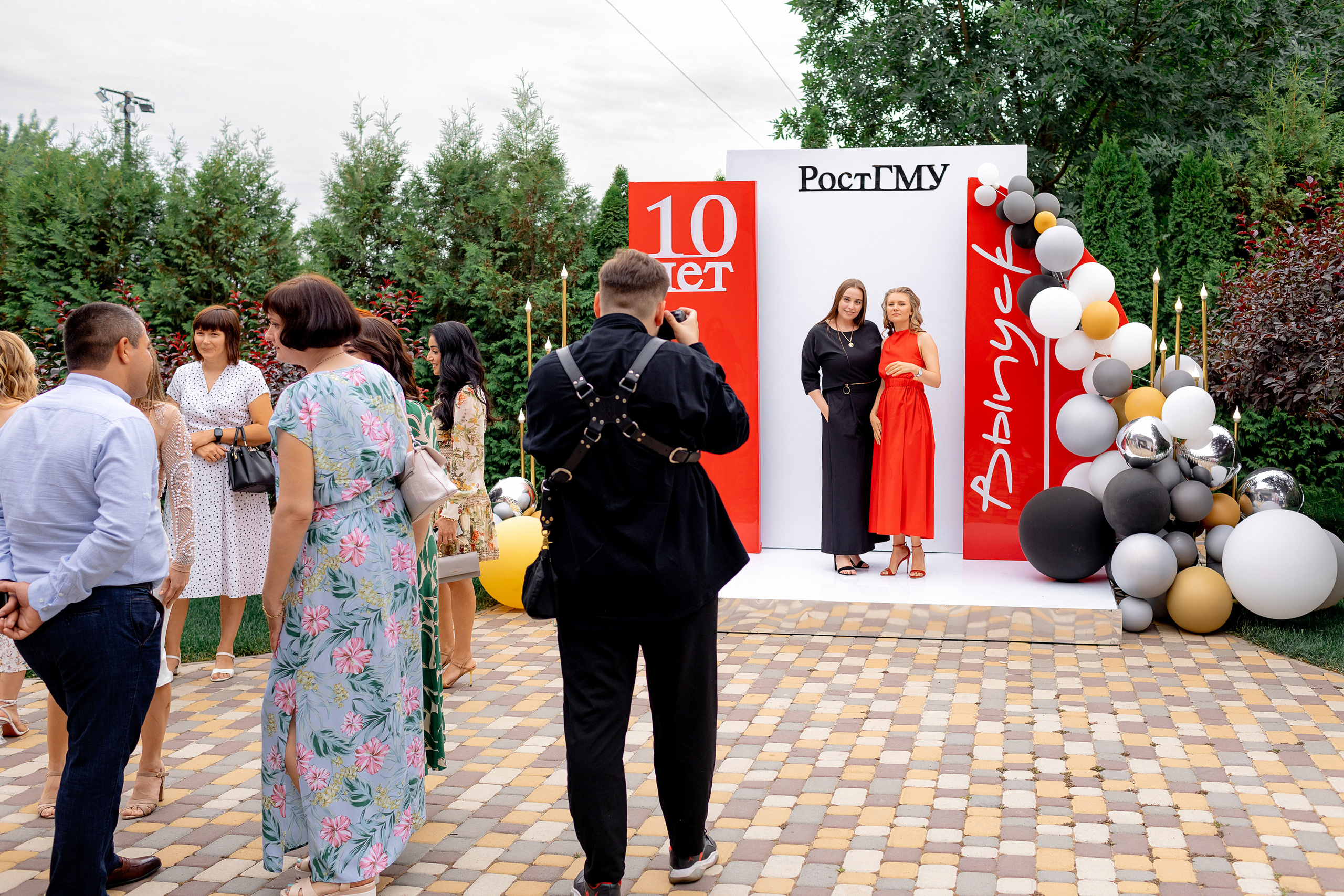 Заказать фотографа на выпускной г. Ростов-на-Дону. Красильников Евгений — профессиональный фотограф в Ростове-на-Дону