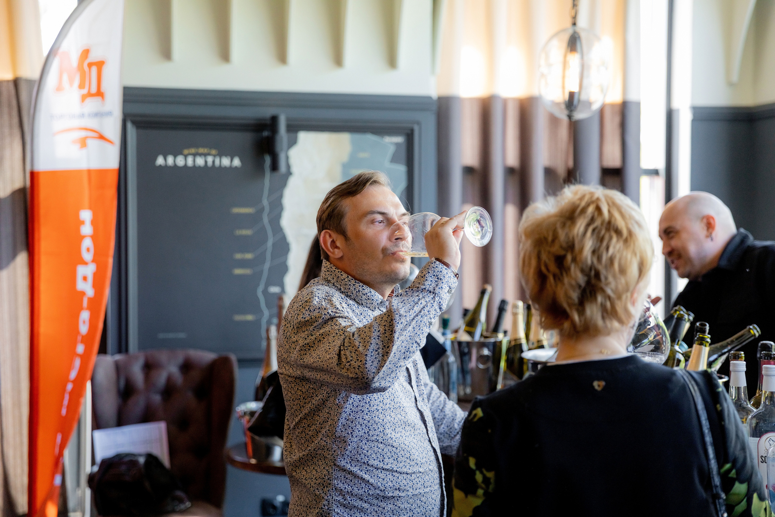 Репортажная съемка фестиваля вина г. Ростов-на-дону. Красильников Евгений — профессиональный фотограф в Ростове-на-Дону