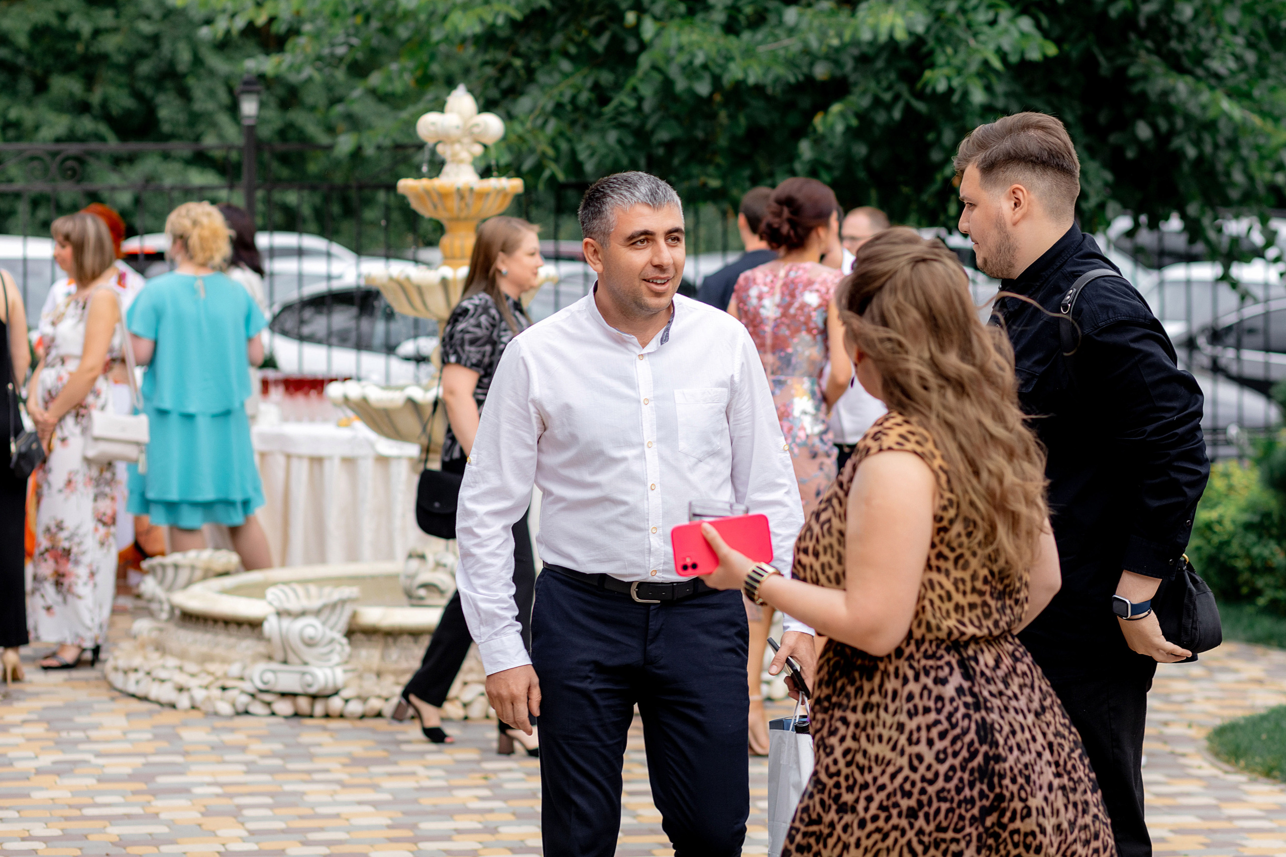 Заказать фотографа на выпускной г. Ростов-на-Дону. Красильников Евгений — профессиональный фотограф в Ростове-на-Дону