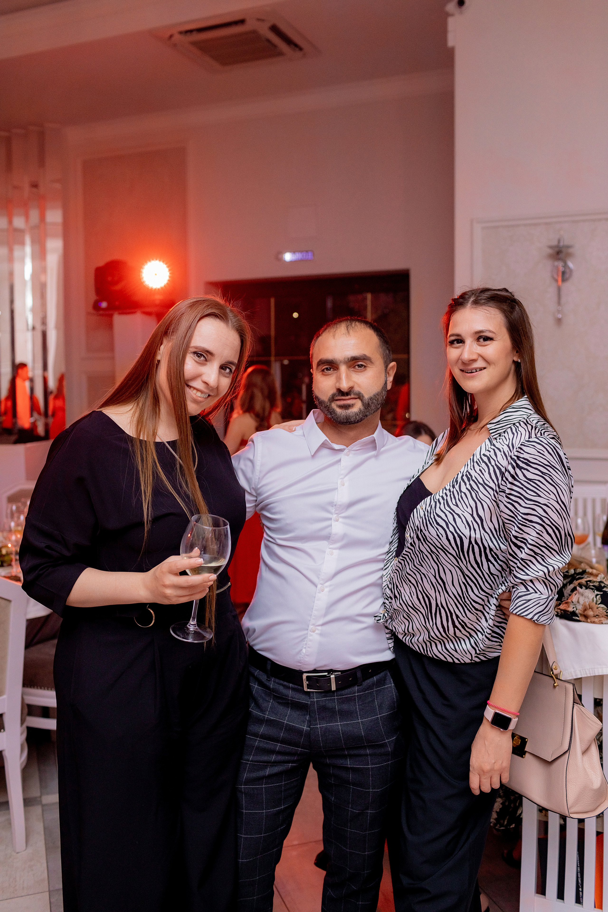 Заказать фотографа на выпускной г. Ростов-на-Дону. Красильников Евгений — профессиональный фотограф в Ростове-на-Дону