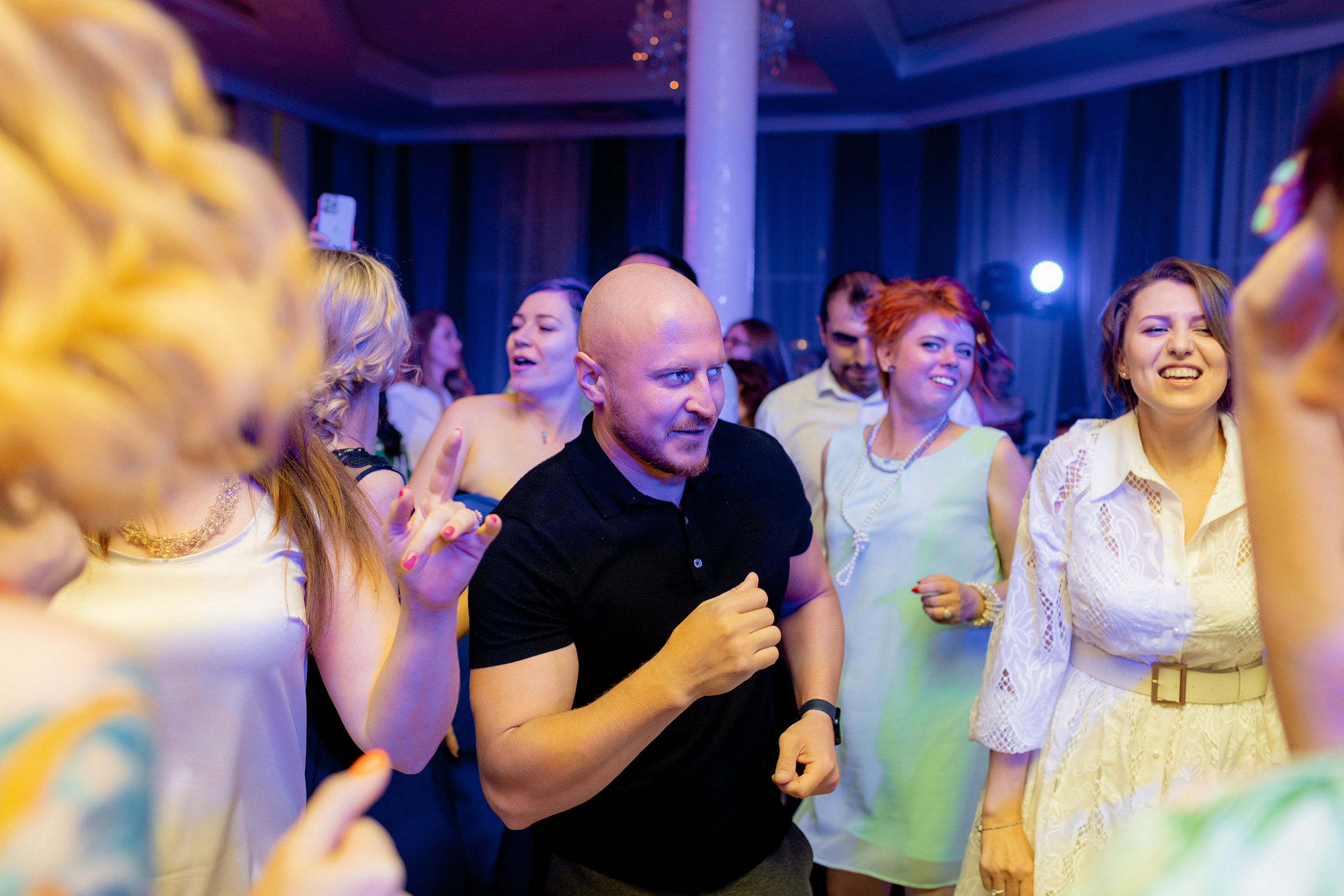 Заказать фотографа на выпускной г. Ростов-на-Дону. Красильников Евгений — профессиональный фотограф в Ростове-на-Дону