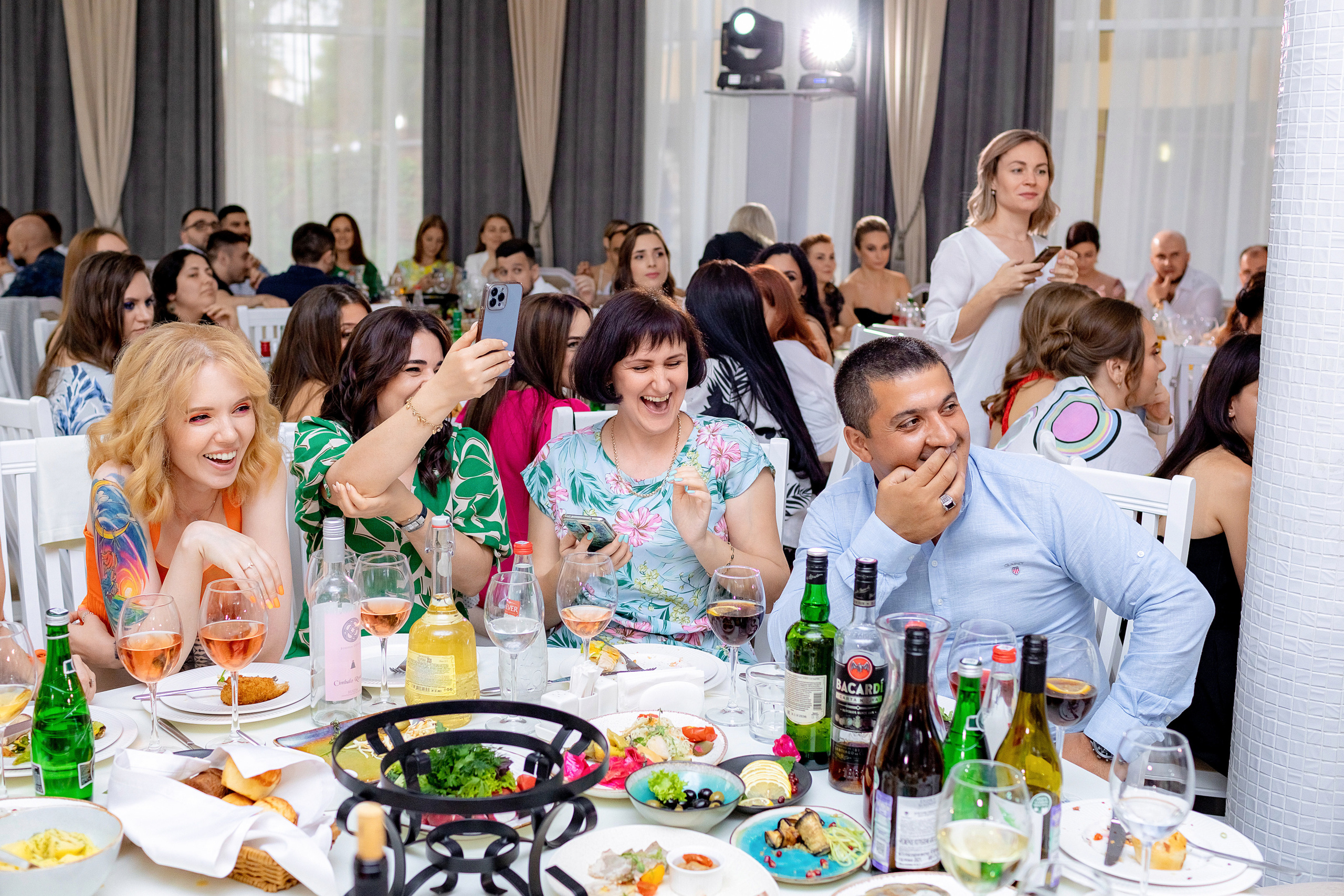 Заказать фотографа на выпускной г. Ростов-на-Дону. Красильников Евгений — профессиональный фотограф в Ростове-на-Дону