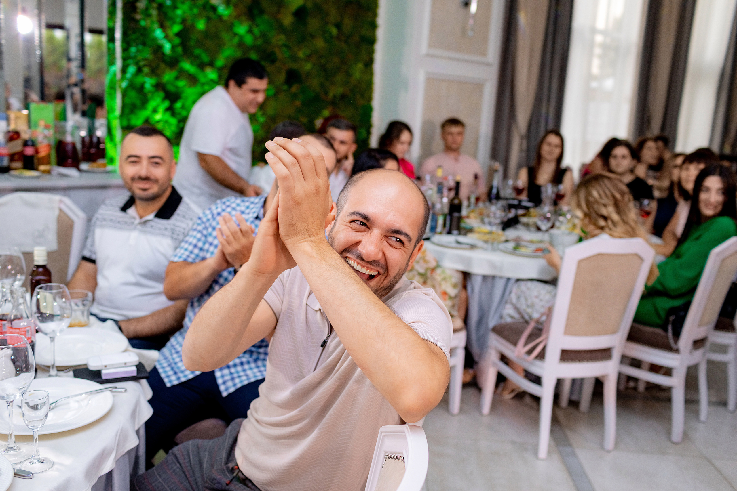 Заказать фотографа на выпускной г. Ростов-на-Дону. Красильников Евгений — профессиональный фотограф в Ростове-на-Дону