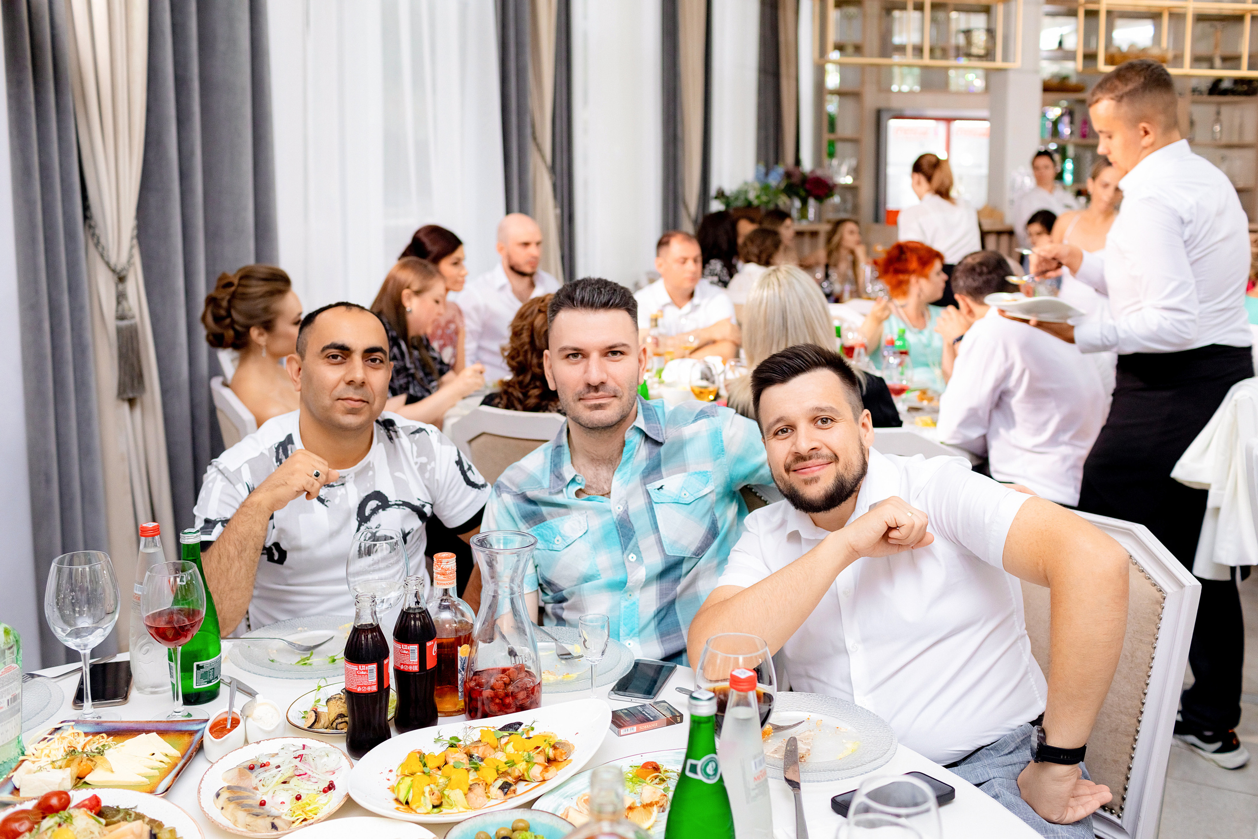 Заказать фотографа на выпускной г. Ростов-на-Дону. Красильников Евгений — профессиональный фотограф в Ростове-на-Дону