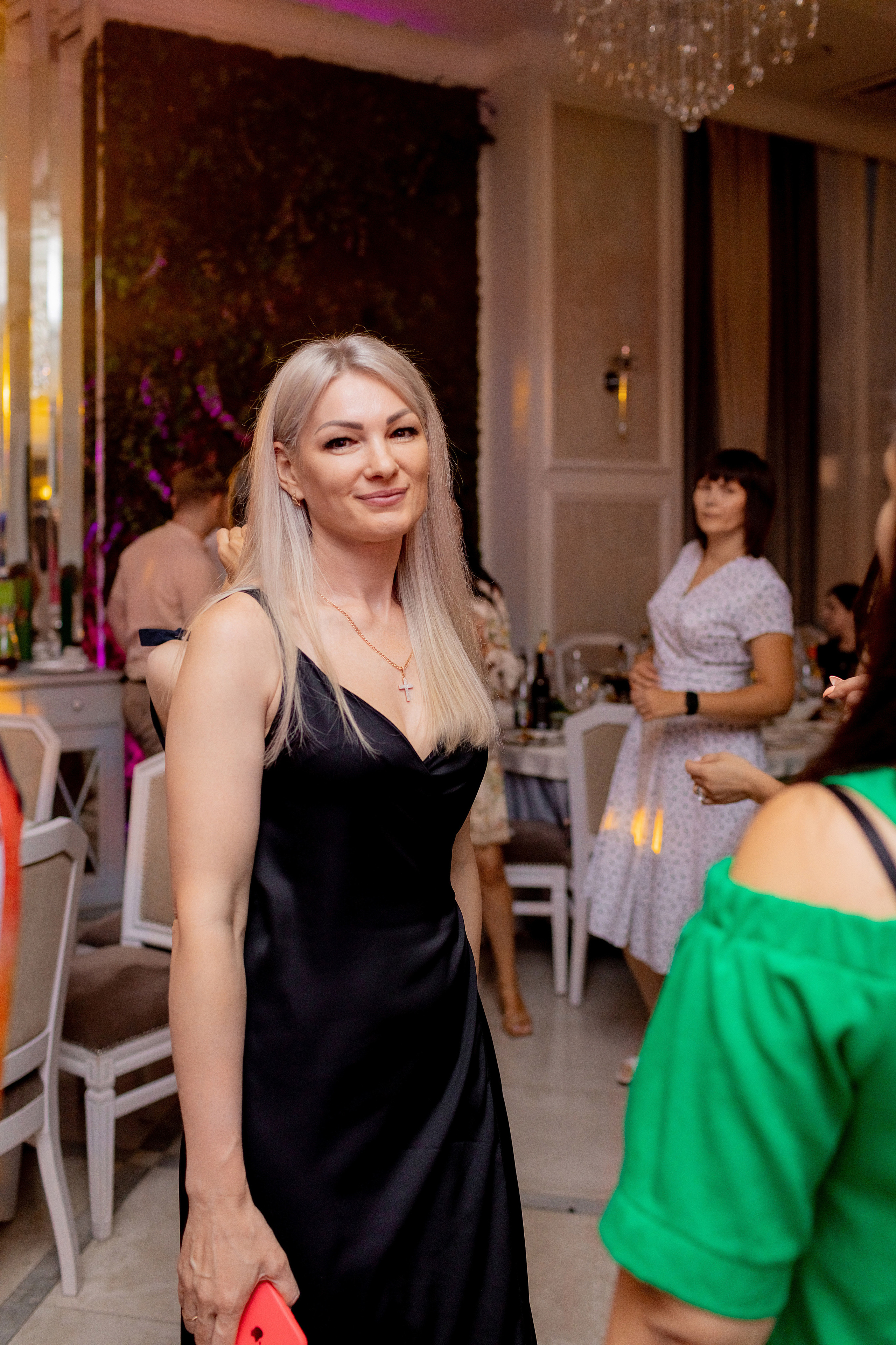 Заказать фотографа на выпускной г. Ростов-на-Дону. Красильников Евгений — профессиональный фотограф в Ростове-на-Дону