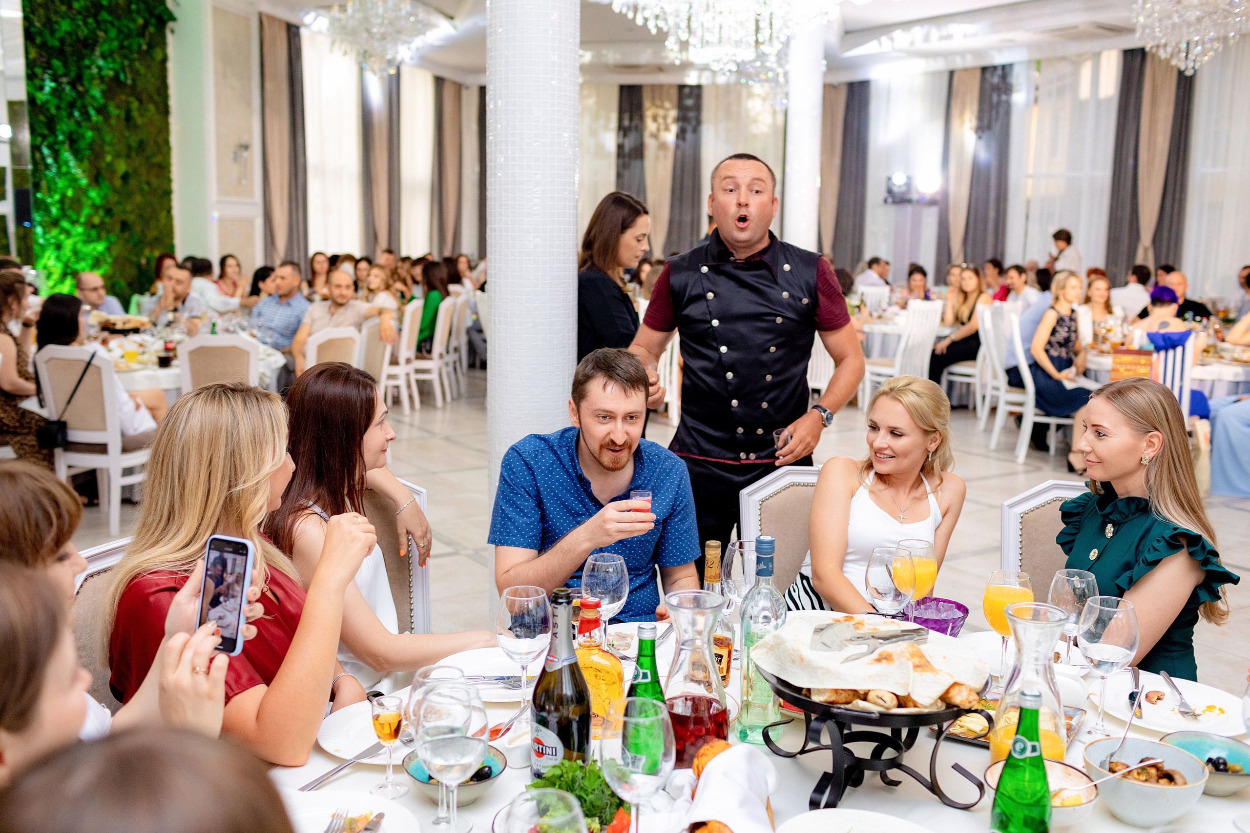 Заказать фотографа на выпускной г. Ростов-на-Дону. Красильников Евгений — профессиональный фотограф в Ростове-на-Дону