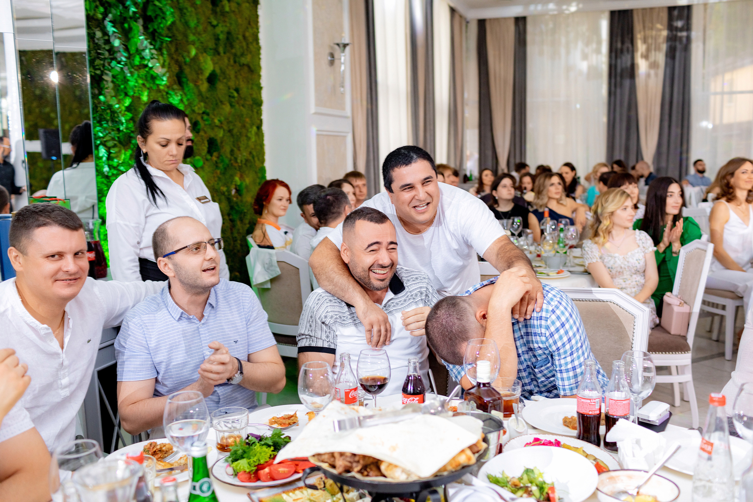 Заказать фотографа на выпускной г. Ростов-на-Дону. Красильников Евгений — профессиональный фотограф в Ростове-на-Дону