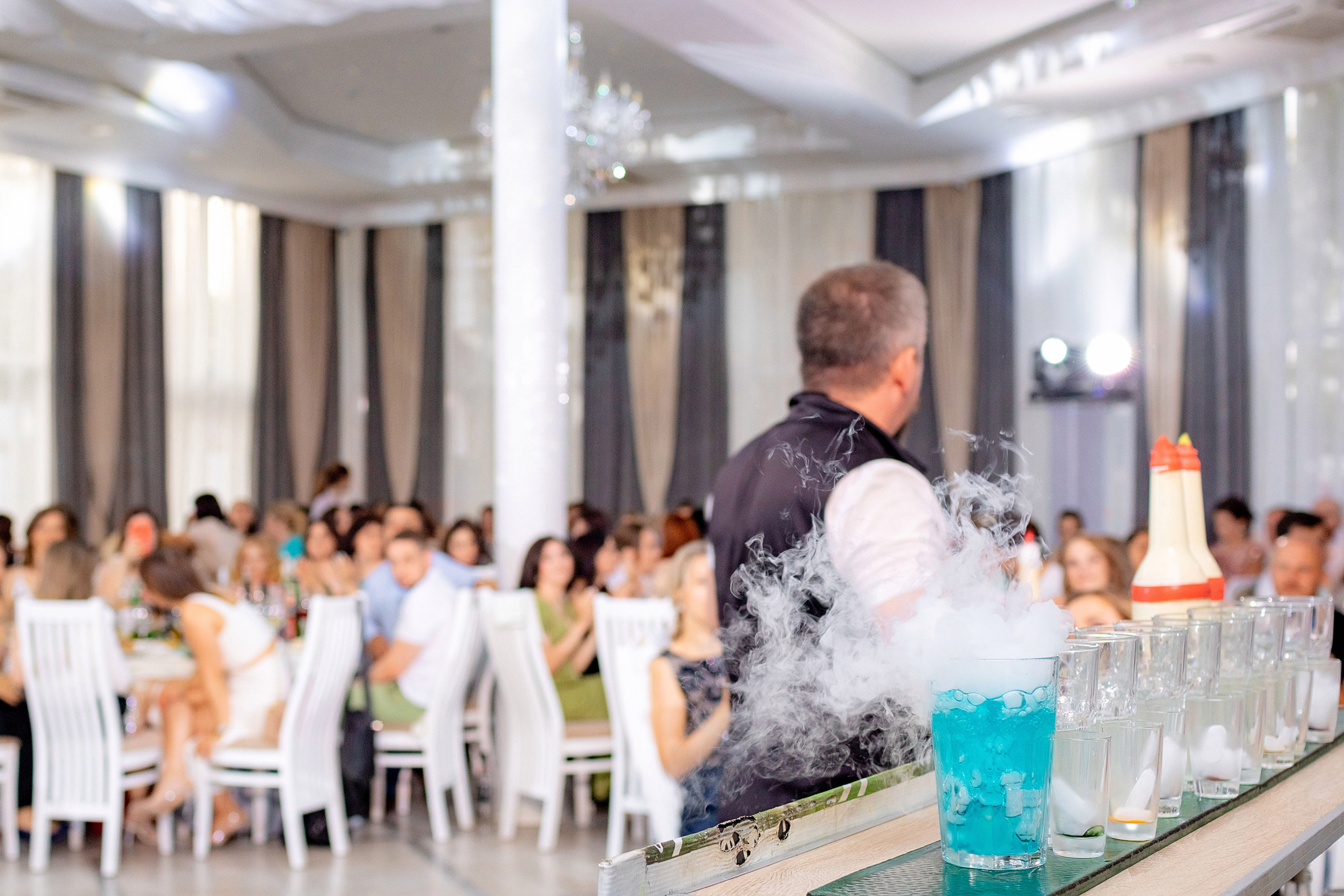 Заказать фотографа на выпускной г. Ростов-на-Дону. Красильников Евгений — профессиональный фотограф в Ростове-на-Дону