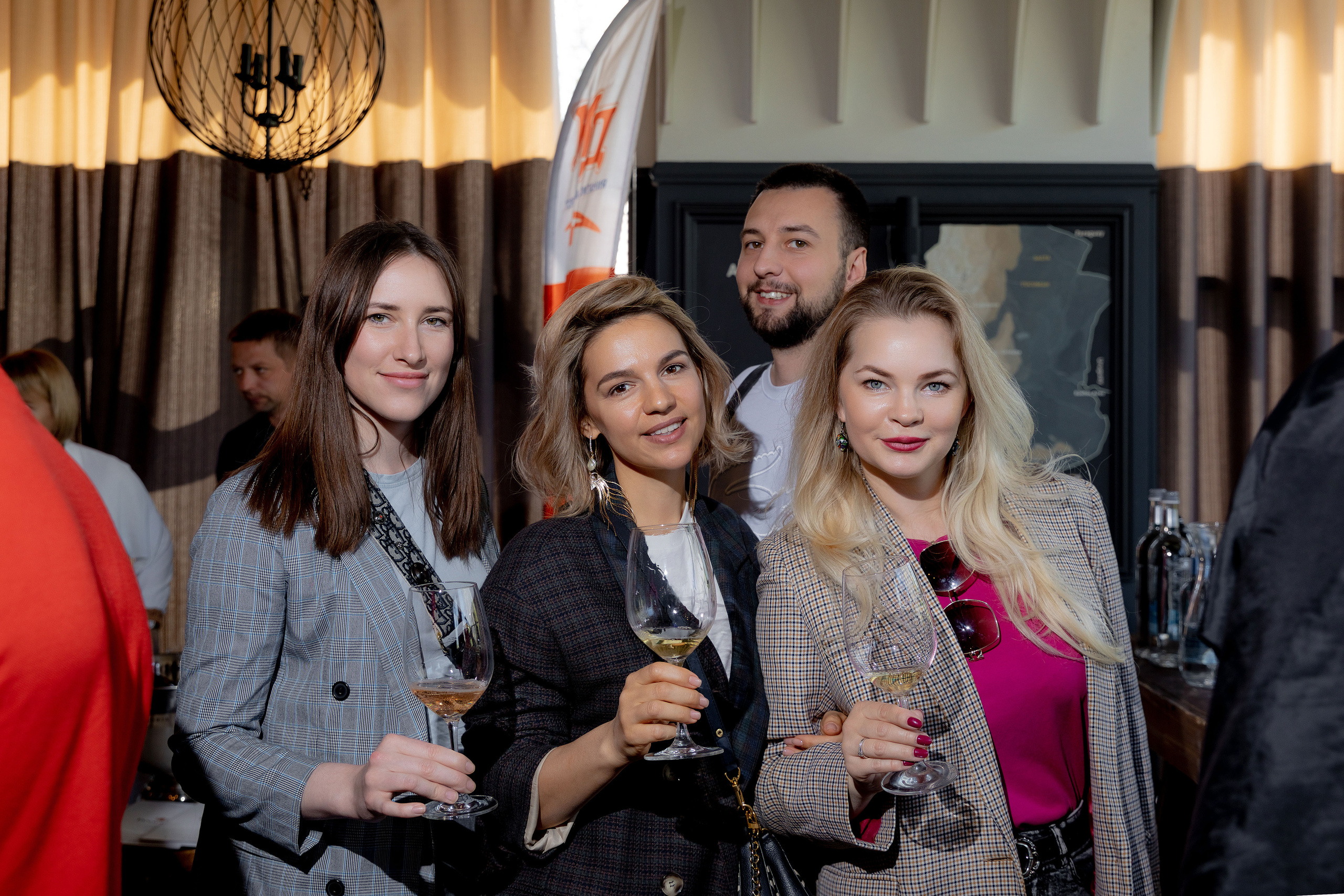 Репортажная съемка фестиваля вина г. Ростов-на-дону. Красильников Евгений — профессиональный фотограф в Ростове-на-Дону