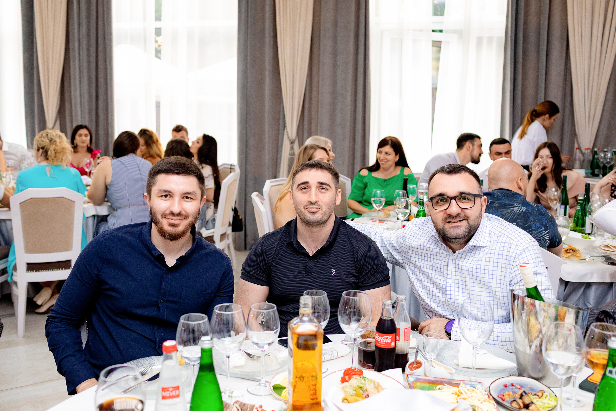 Заказать фотографа на выпускной г. Ростов-на-Дону. Красильников Евгений — профессиональный фотограф в Ростове-на-Дону