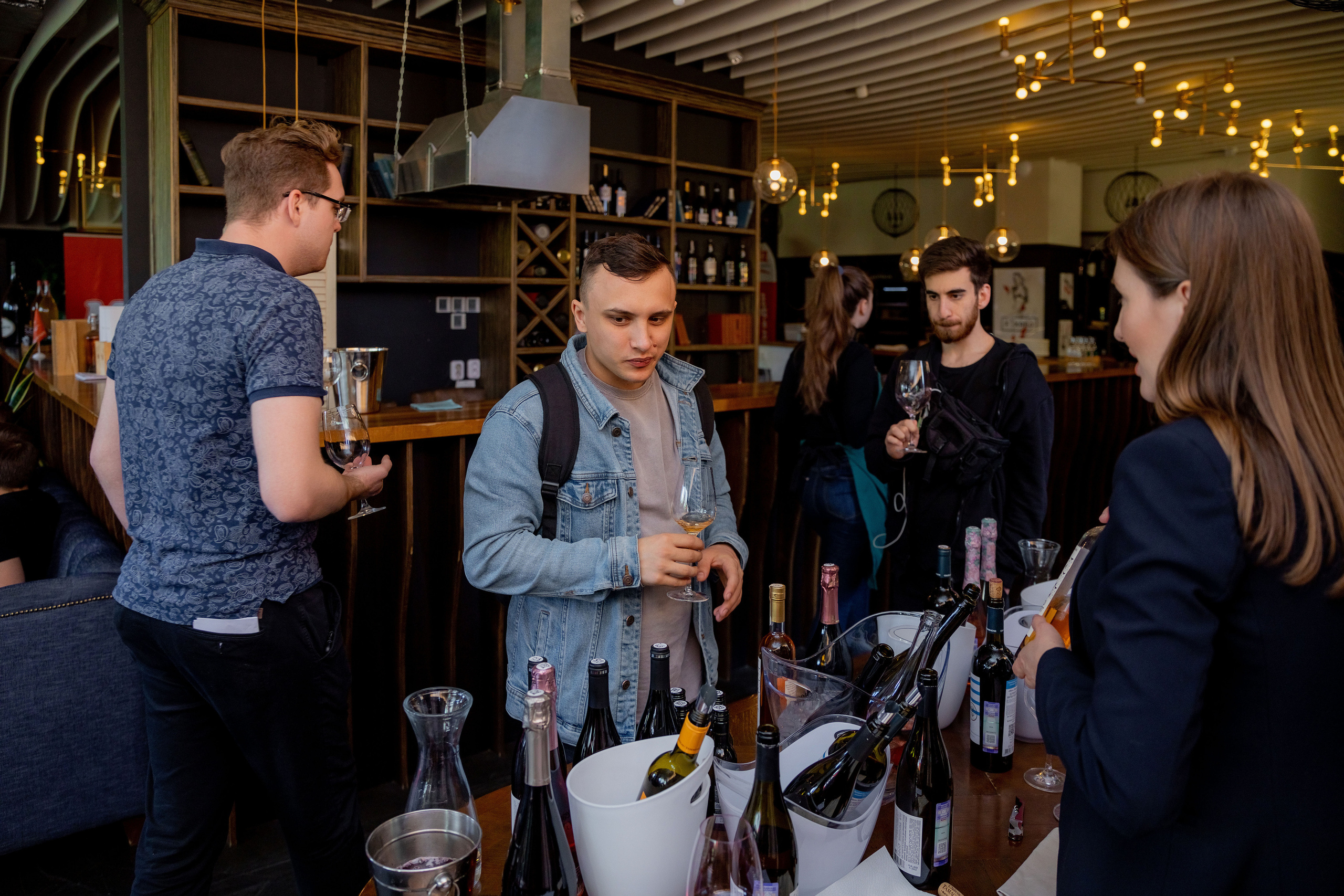 Репортажная съемка фестиваля вина г. Ростов-на-дону. Красильников Евгений — профессиональный фотограф в Ростове-на-Дону