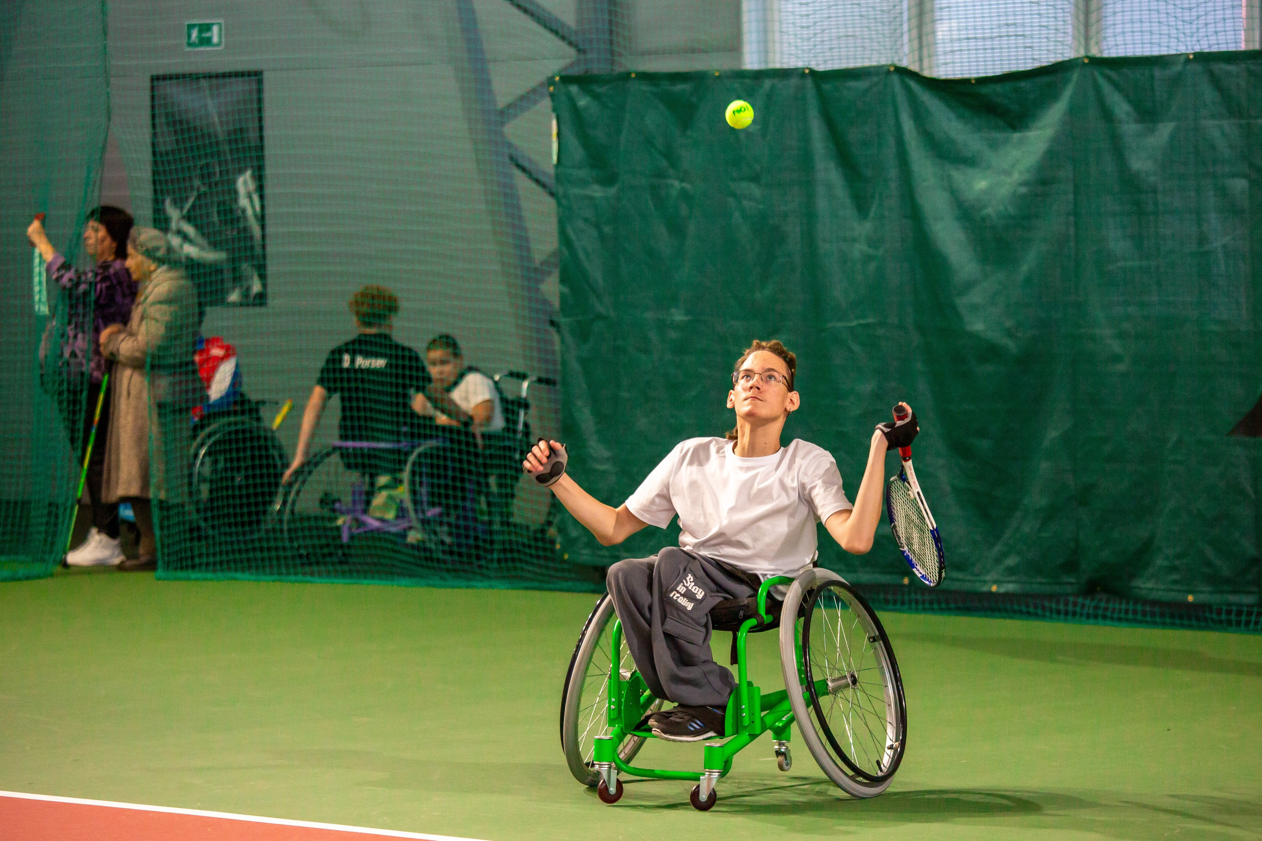 Турнир по теннису на колясках. Репортажный, семейный, свадебный, портретный фотограф