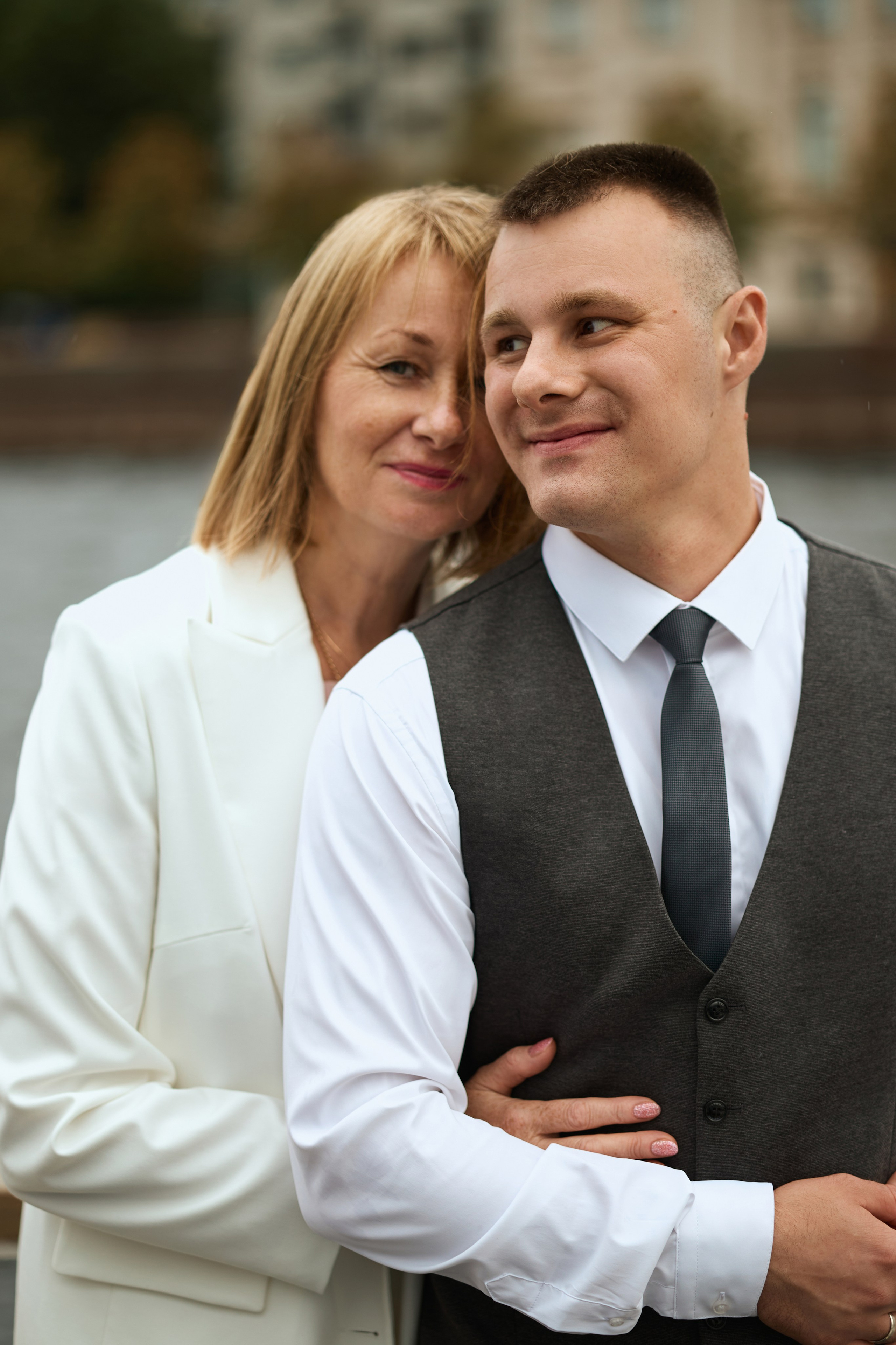 Свадьба в Питере на катере. Сестры Карабаза. Фотографы и ретушеры в Москве и Санкт-Петербурге