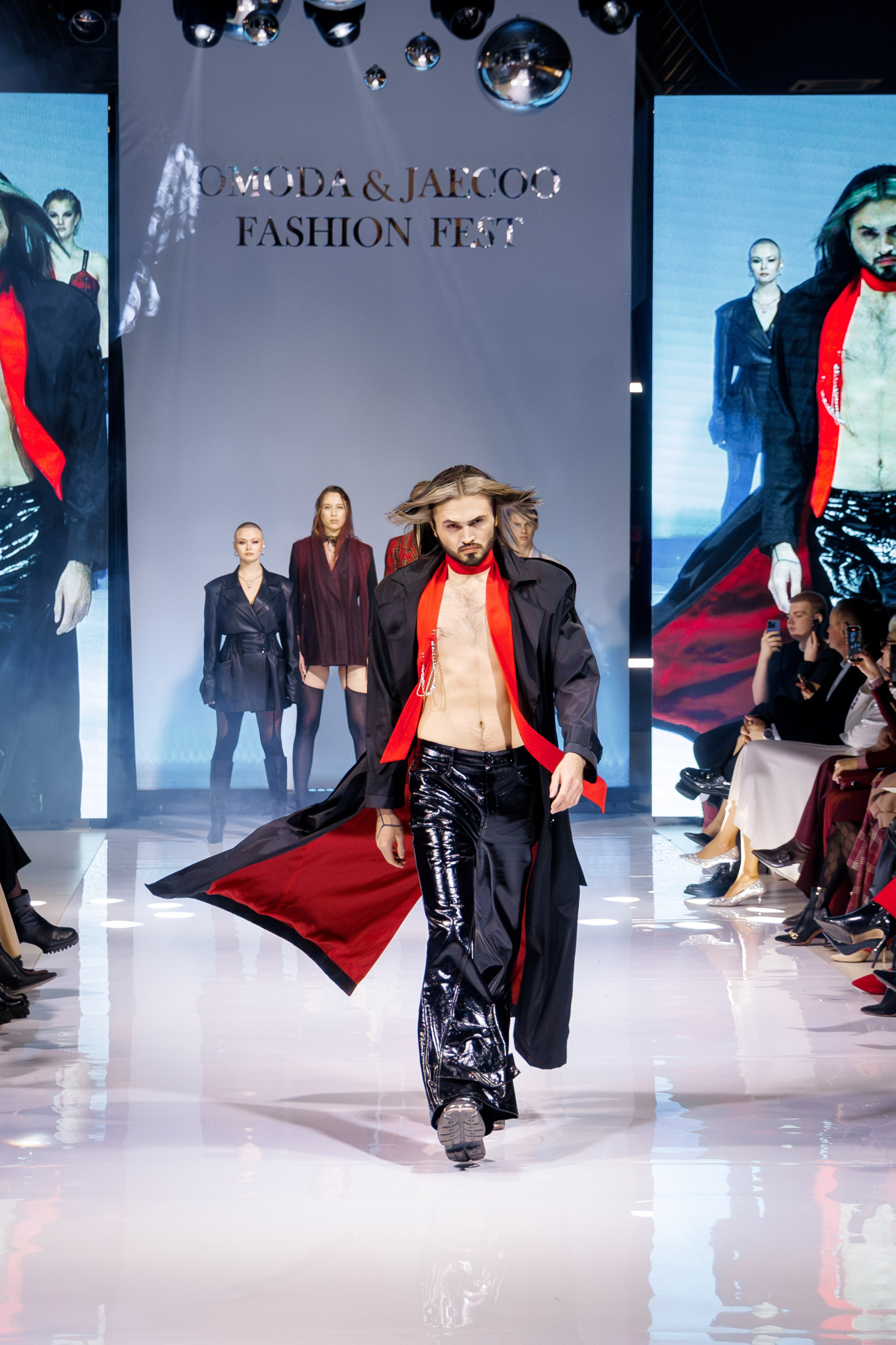 OMODA JAECOO FASHION FEST 2025. Свадебный фотограф в Иркутске Бобылев Никита