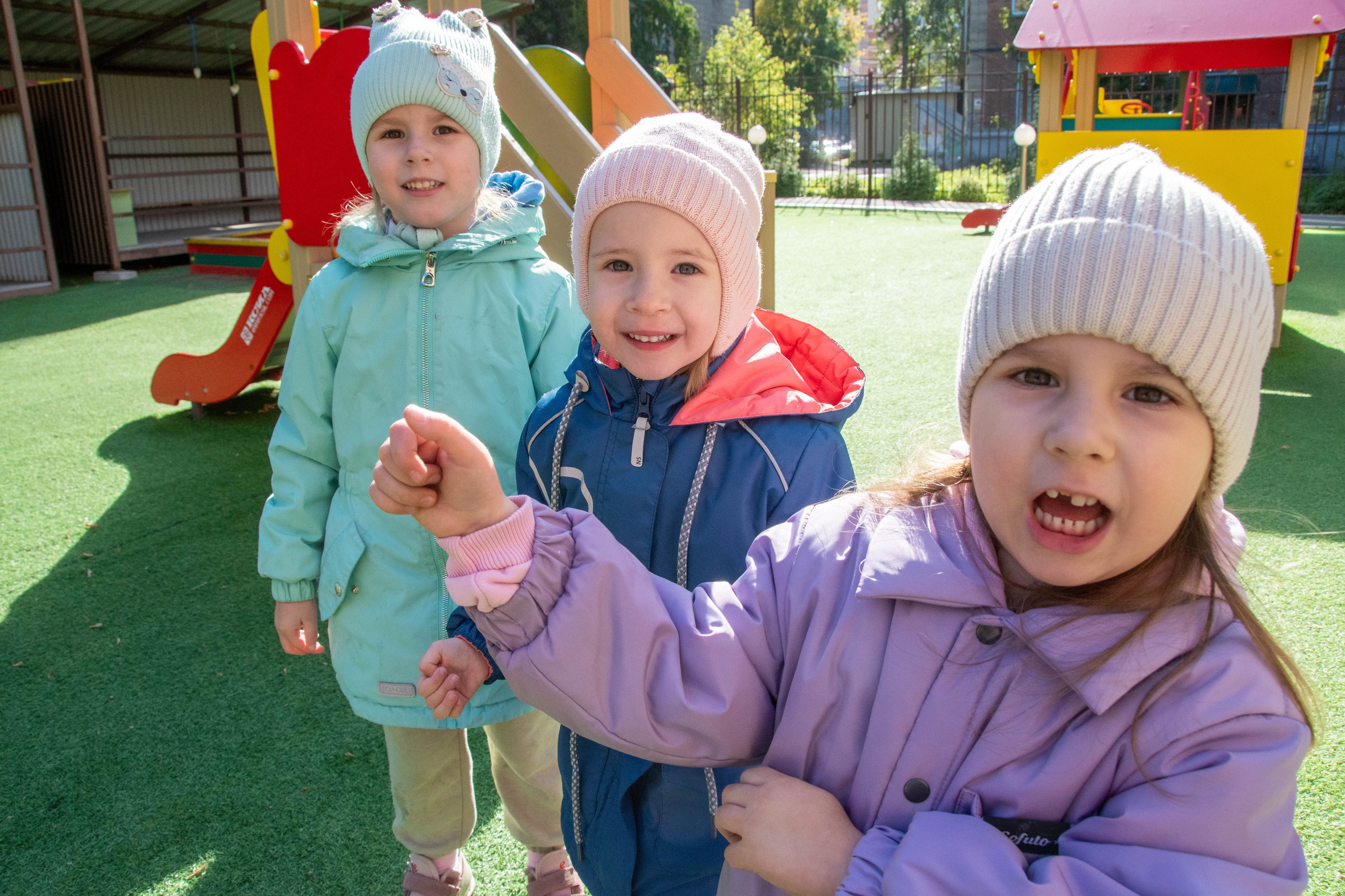 2023 г. День дошкольного работника и прогулка. Репортажный и детский фотограф в Новосибирске