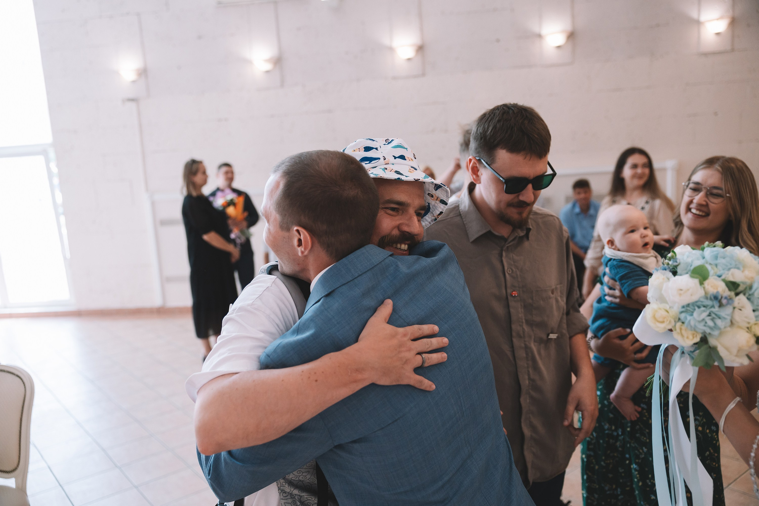 Свадебная фотосессия с росписью в ЗАГСе Видное и фотосессией с машиной. Свадебный фотограф в Москве — Оскар Гелманов