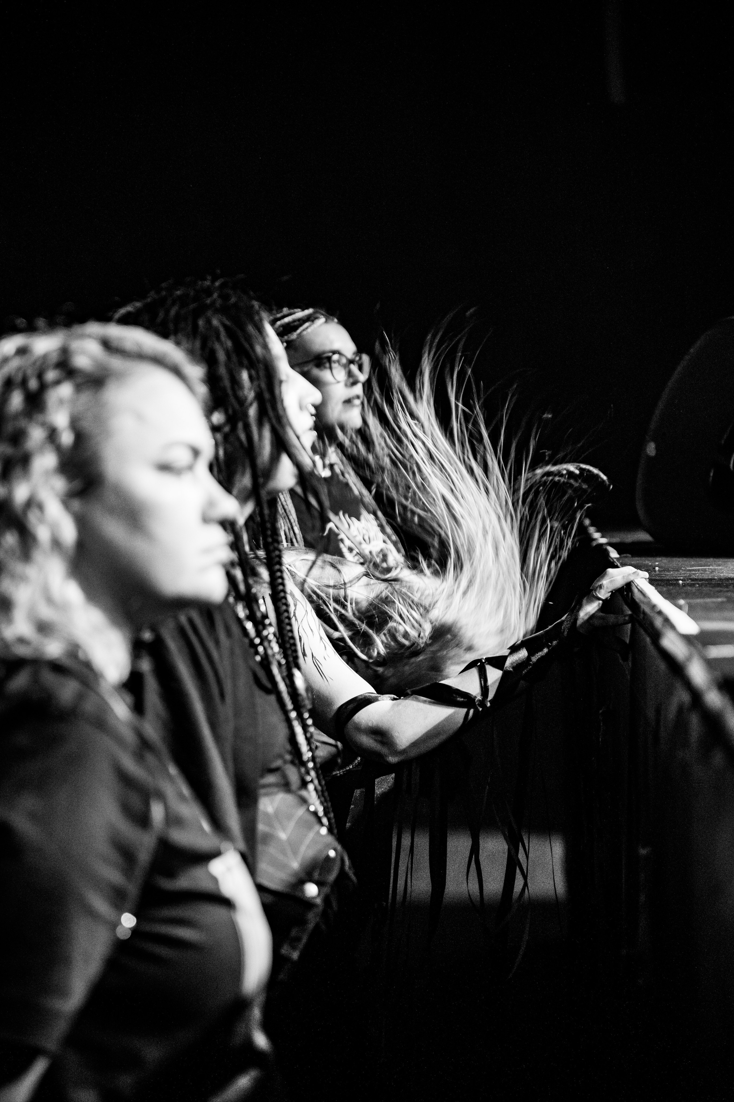 ИЛ • Minuala • Khlad|Glastonberry. Концертный и репортажный фотограф в Санкт-Петербурге Слава Пахомов