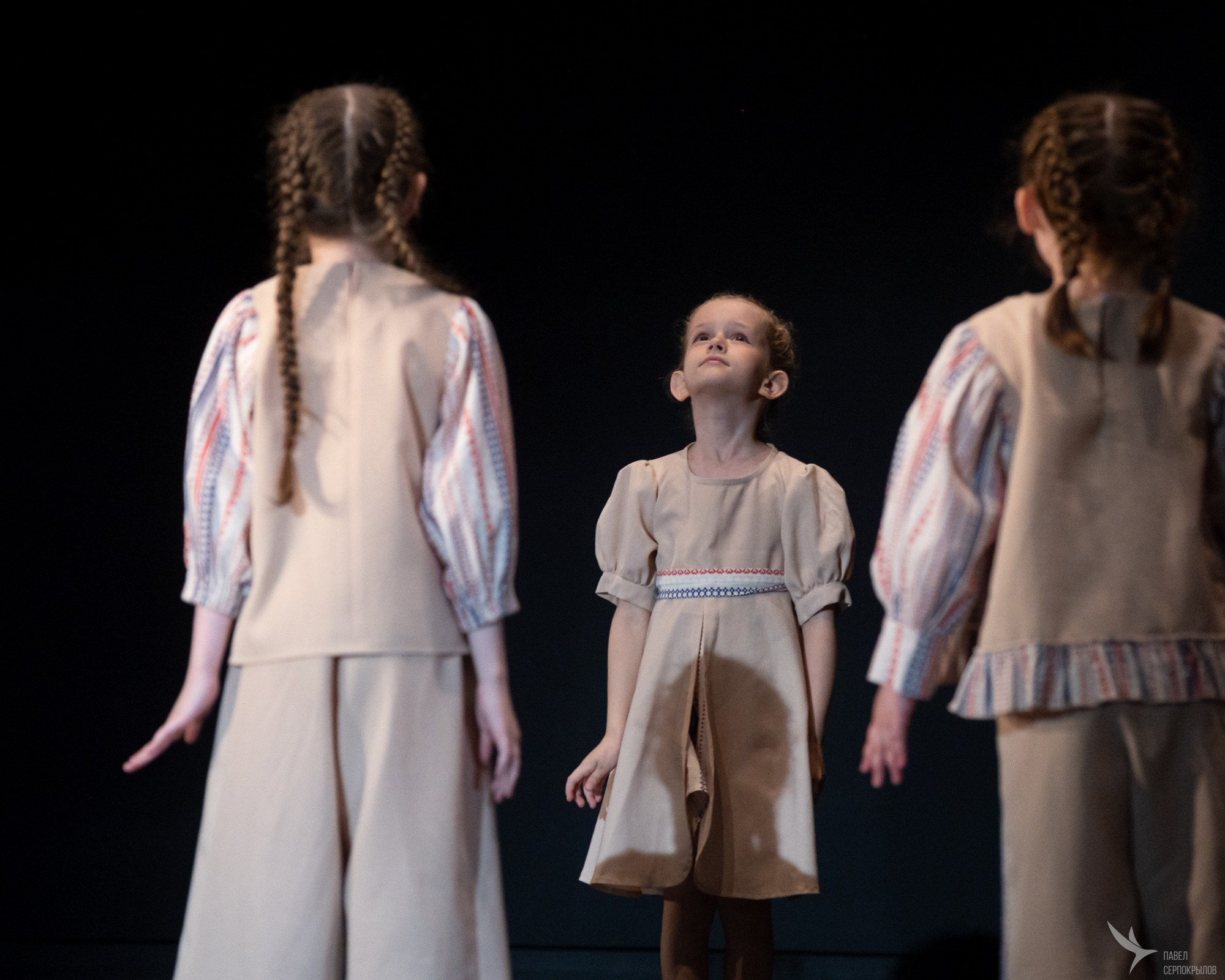 Концерт народного хореографического коллектива «Виктория». Репортажный фотограф в Казани Павел Серпокрылов